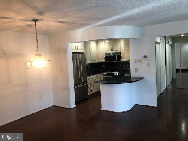 VILLARIDGE - Residential Lease