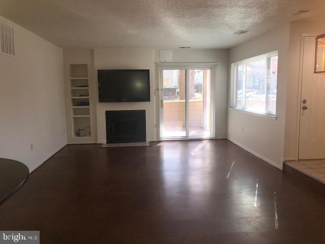 VILLARIDGE - Residential Lease