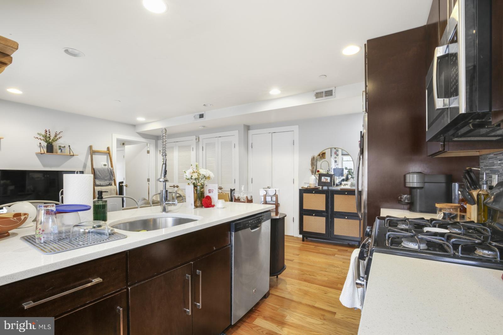 SOCIETY HILL - Residential Lease