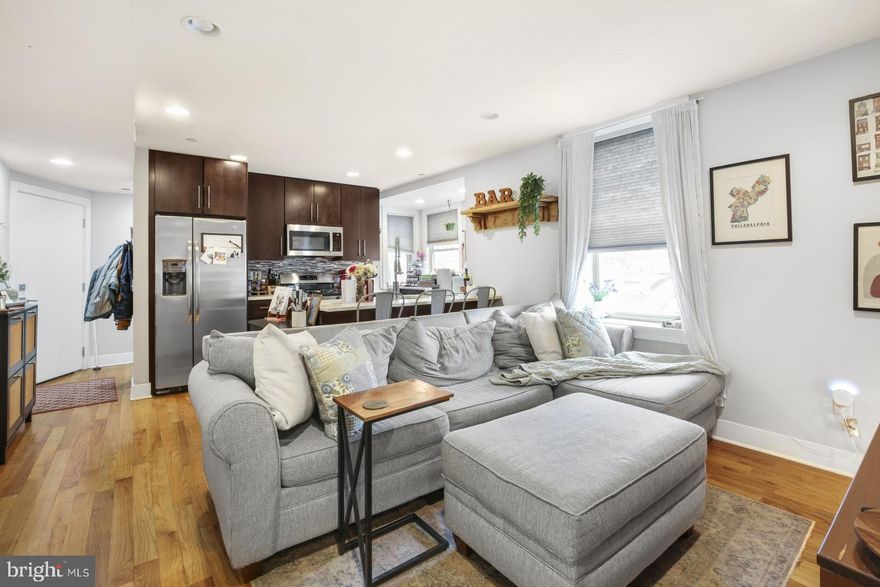 Available Early June | Physical or virtual tours are required before applying. Sight unseen applications will not be considered.

Welcome to 542 Lombard St #2! With a WalkScore of 98, this stunning 1 bedroom, 1 bathroom apartment features hardwood floors, recessed lighting, Central A/C, and in-unit laundry. The open floor plan provides abundant sunlight and ample room for your belongings. The galley-style kitchen is separated from the living area by an island with counter seating. Tucked into a nook surrounded by windows, this luxurious kitchen boasts dark contemporary cabinetry and stainless steel appliances. Continue to your large bedroom with 3 windows, 2 closets, and room for a queen-sized bed. The spacious bathroom, located behind the kitchen, features elegant tiling, a shower-tub combo, and a frosted window for both light and privacy. Don't miss the opportunity to view this beautiful apartment—schedule your showing today!

Lease Terms:

Generally, 1st month, 12th month, and 1 month security deposit due at, or prior to, lease signing. Other terms may be required by Landlord. $55 application fee per applicant. Pets are conditional on owner's approval and may require an additional fee, if accepted. (Generally, $500/dog and $250/cat). Tenants responsible for: electricity, gas, cable/internet, and a $40/month flat water fee. Landlord Requirements: Applicants to make 3x the monthly rent in verifiable net income, credit history to be considered (i.e. no active collections), no evictions within the past 4 years, and must have a verifiable rental history with on-time rental payments. Exceptions to this criteria may exist under the law and will be considered.