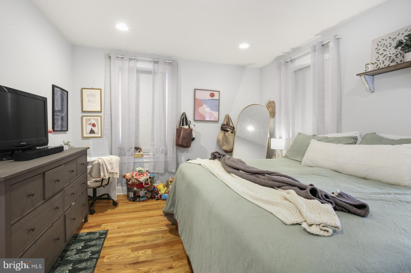 SOCIETY HILL - Residential Lease