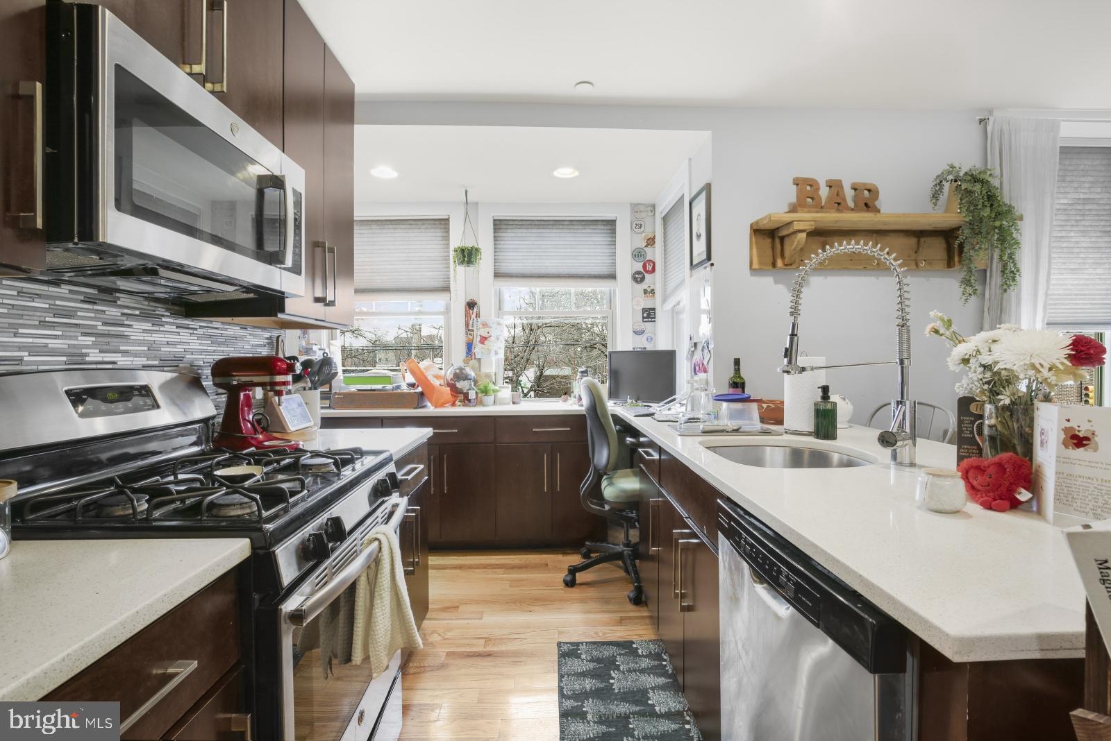 SOCIETY HILL - Residential Lease