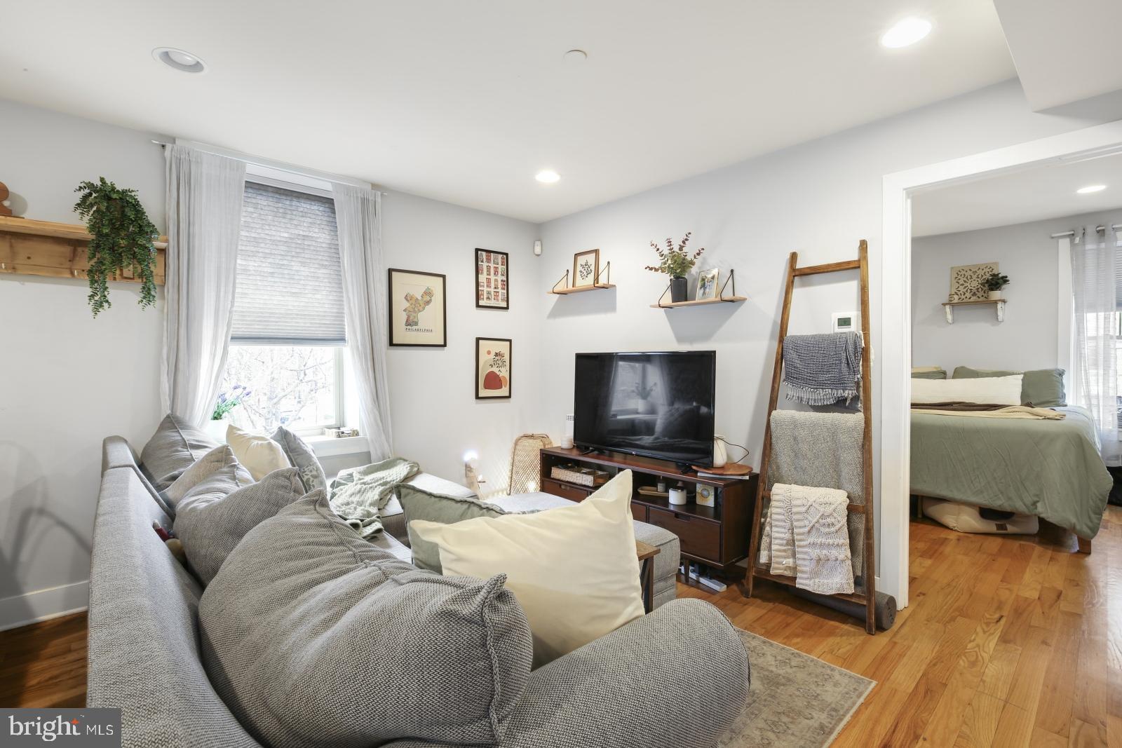 SOCIETY HILL - Residential Lease