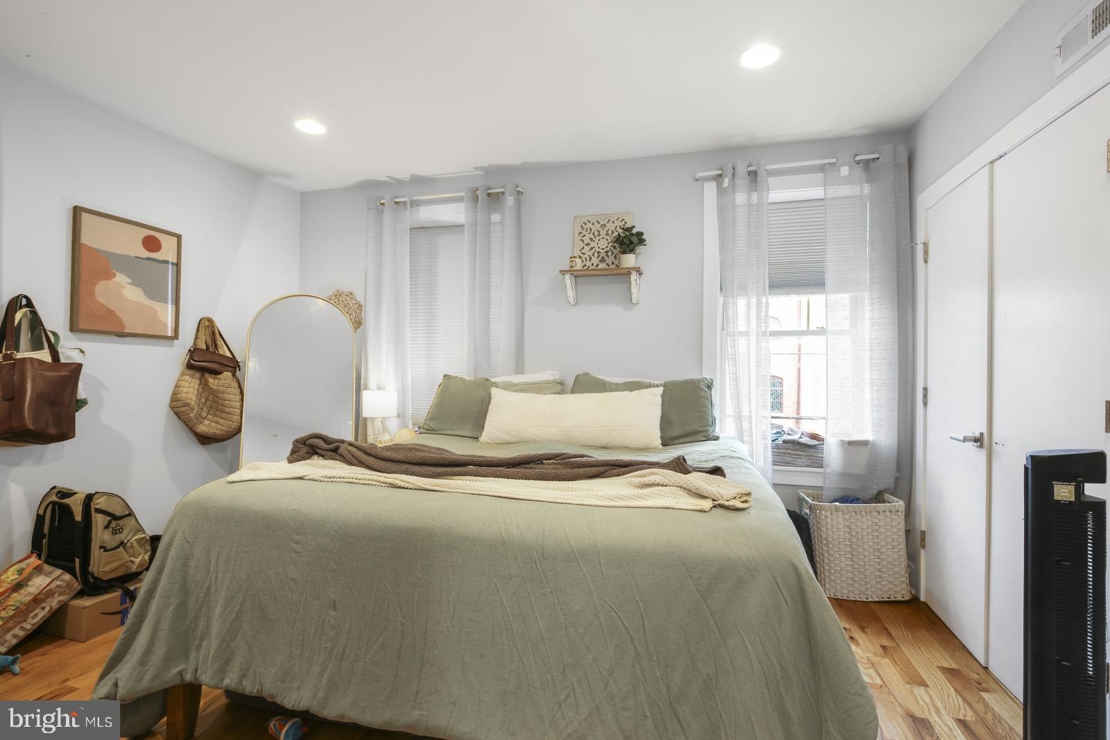 SOCIETY HILL - Residential Lease