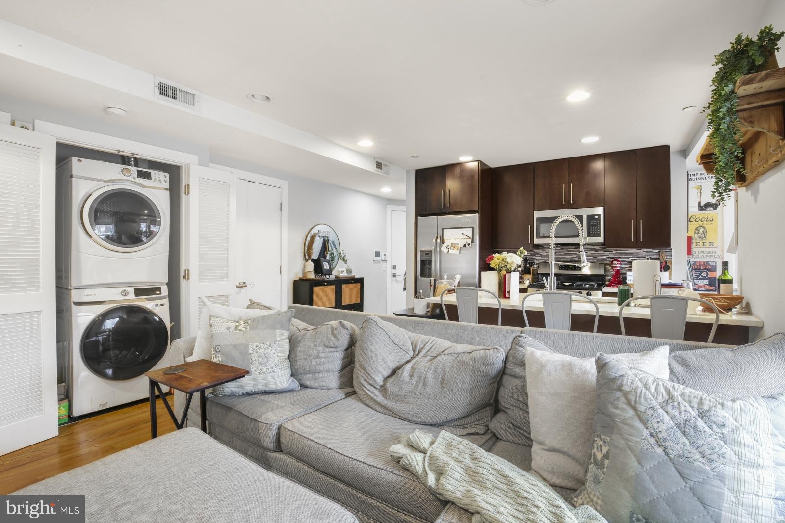 SOCIETY HILL - Residential Lease