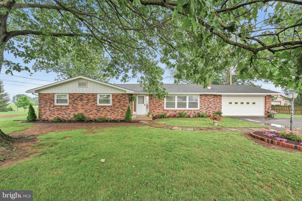 Photo of 445 GOCKLEY RD, STEVENS, PA 17578 (MLS # PALA2037352)