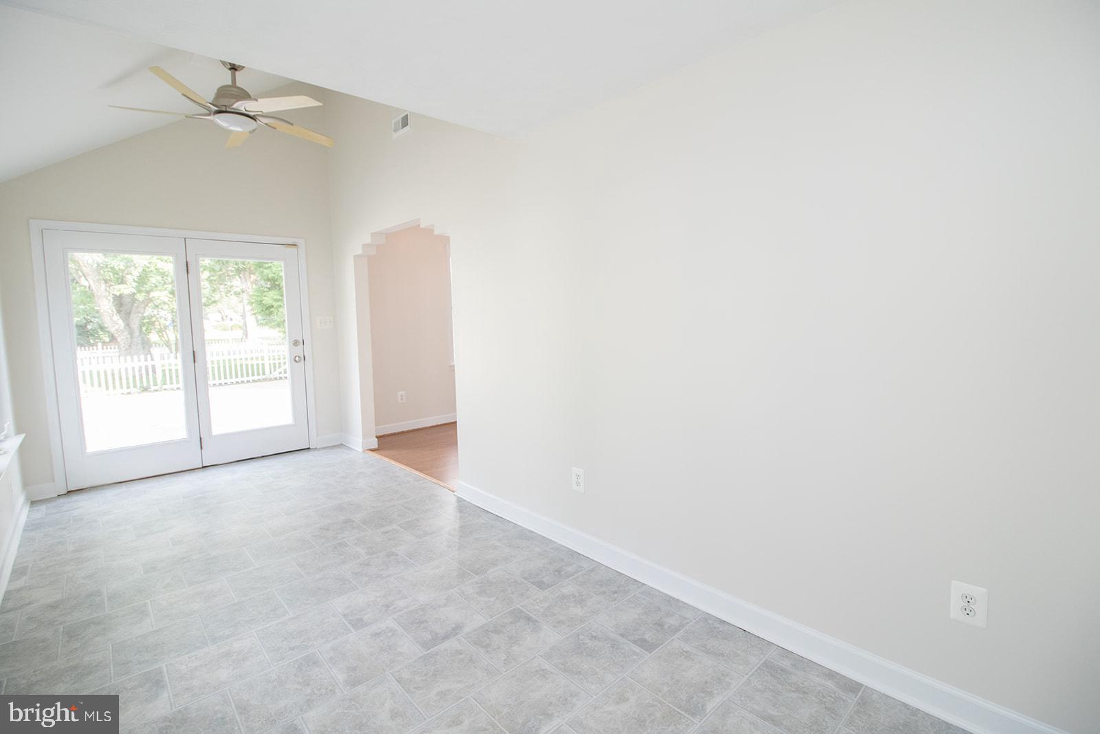 ST. GEORGES BEACH - Residential