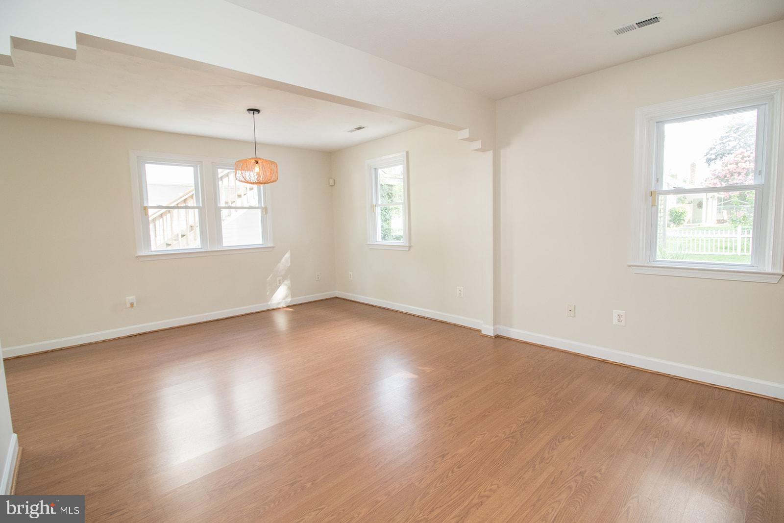 ST. GEORGES BEACH - Residential