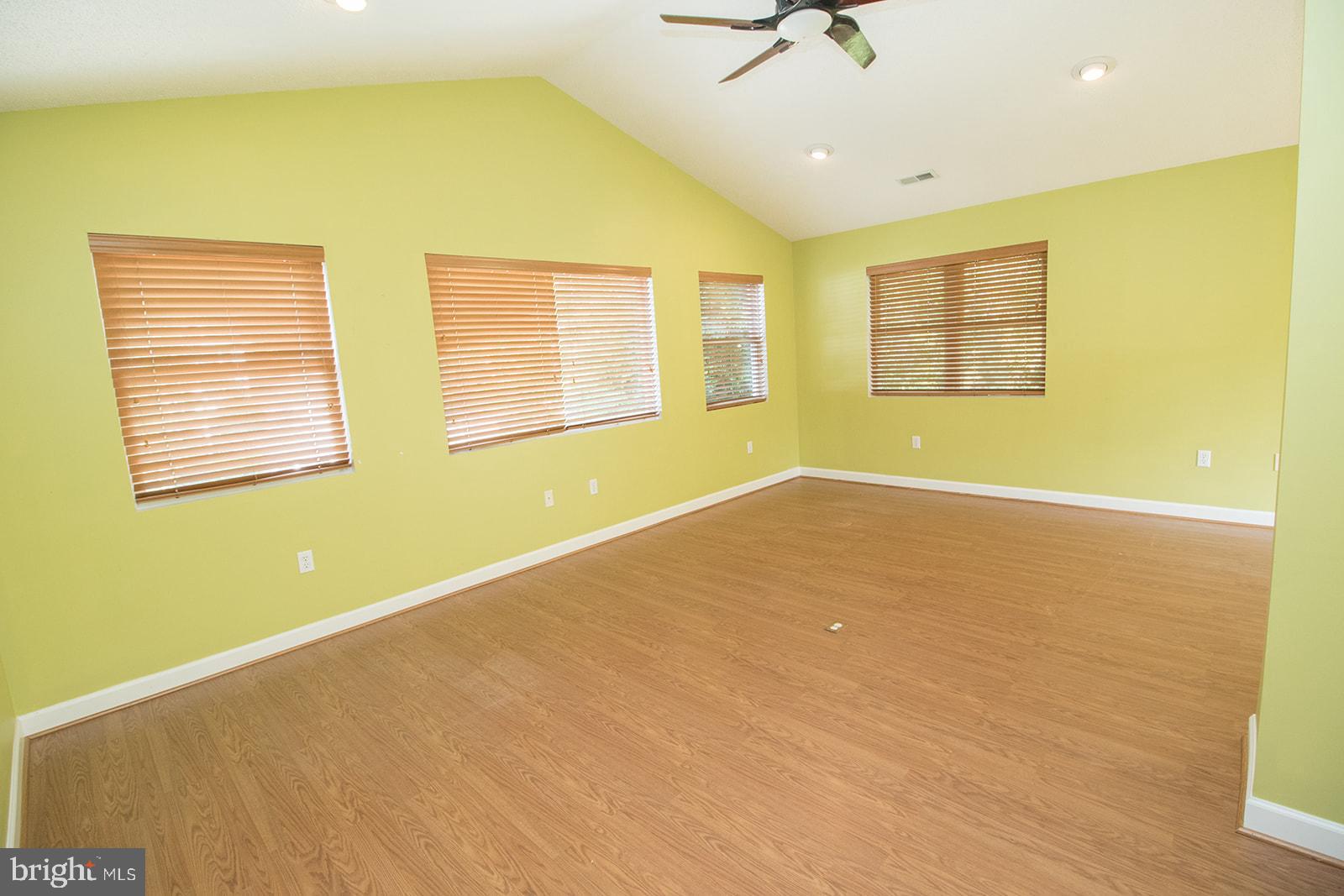 ST. GEORGES BEACH - Residential