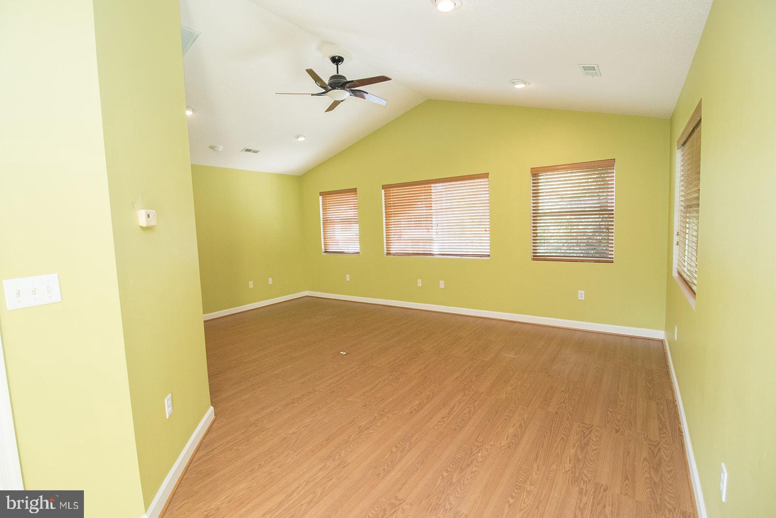 ST. GEORGES BEACH - Residential