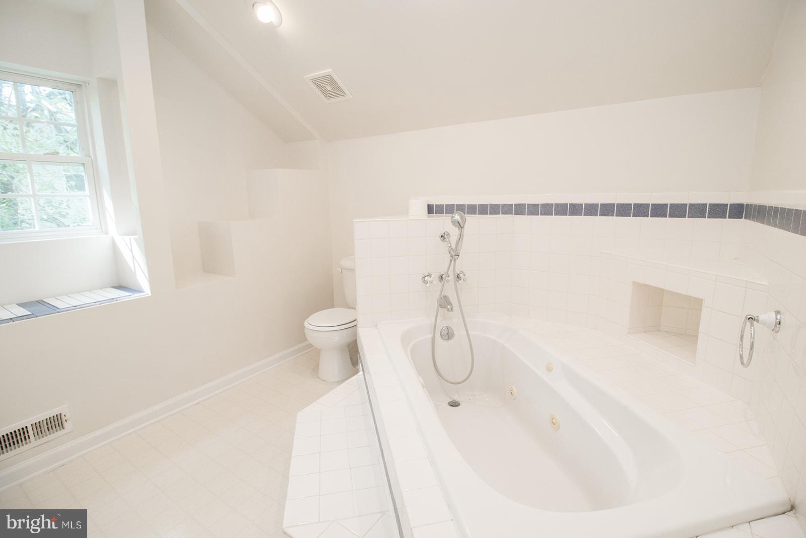 ST. GEORGES BEACH - Residential