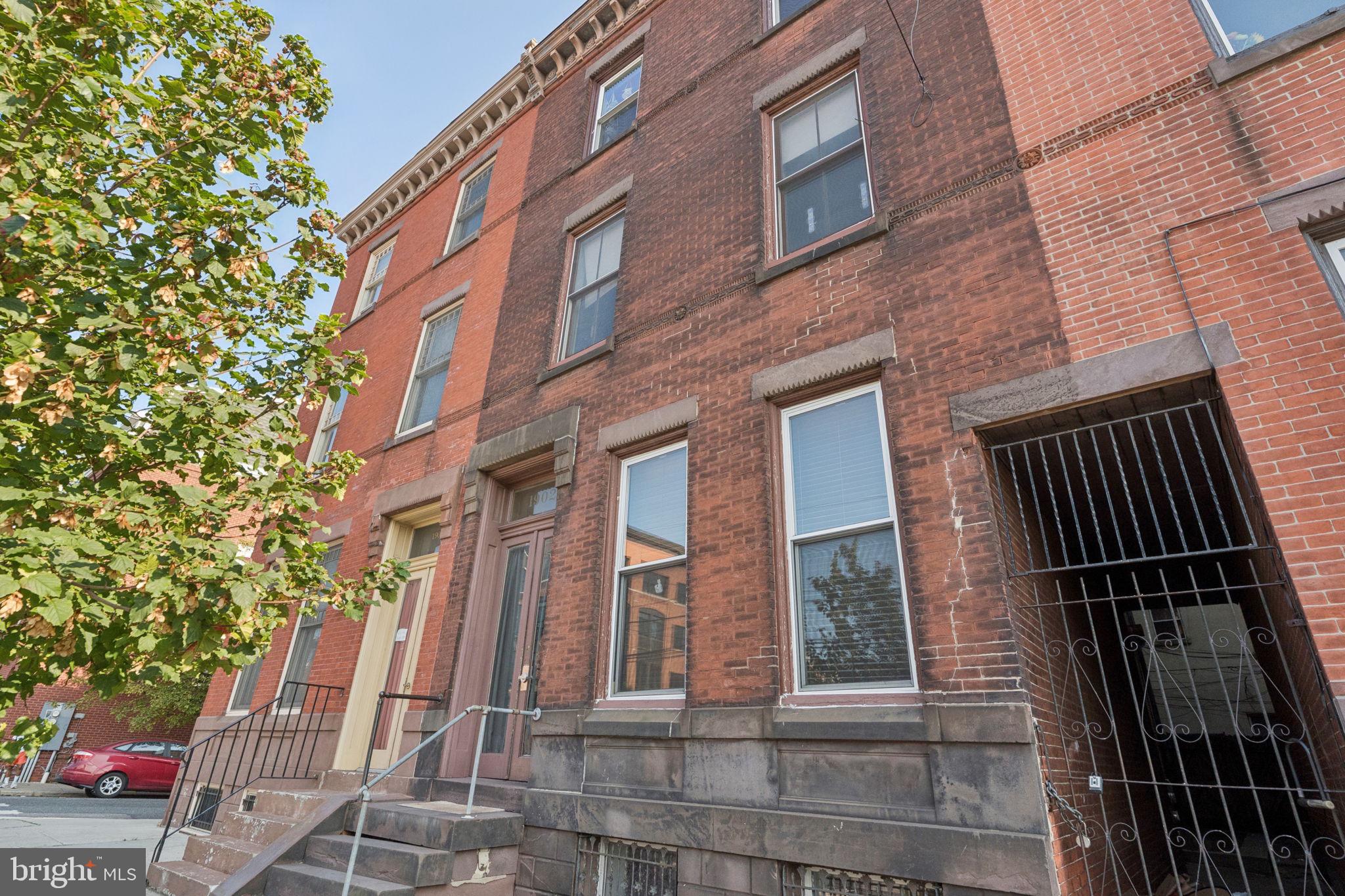 FAIRMOUNT - Residential Lease