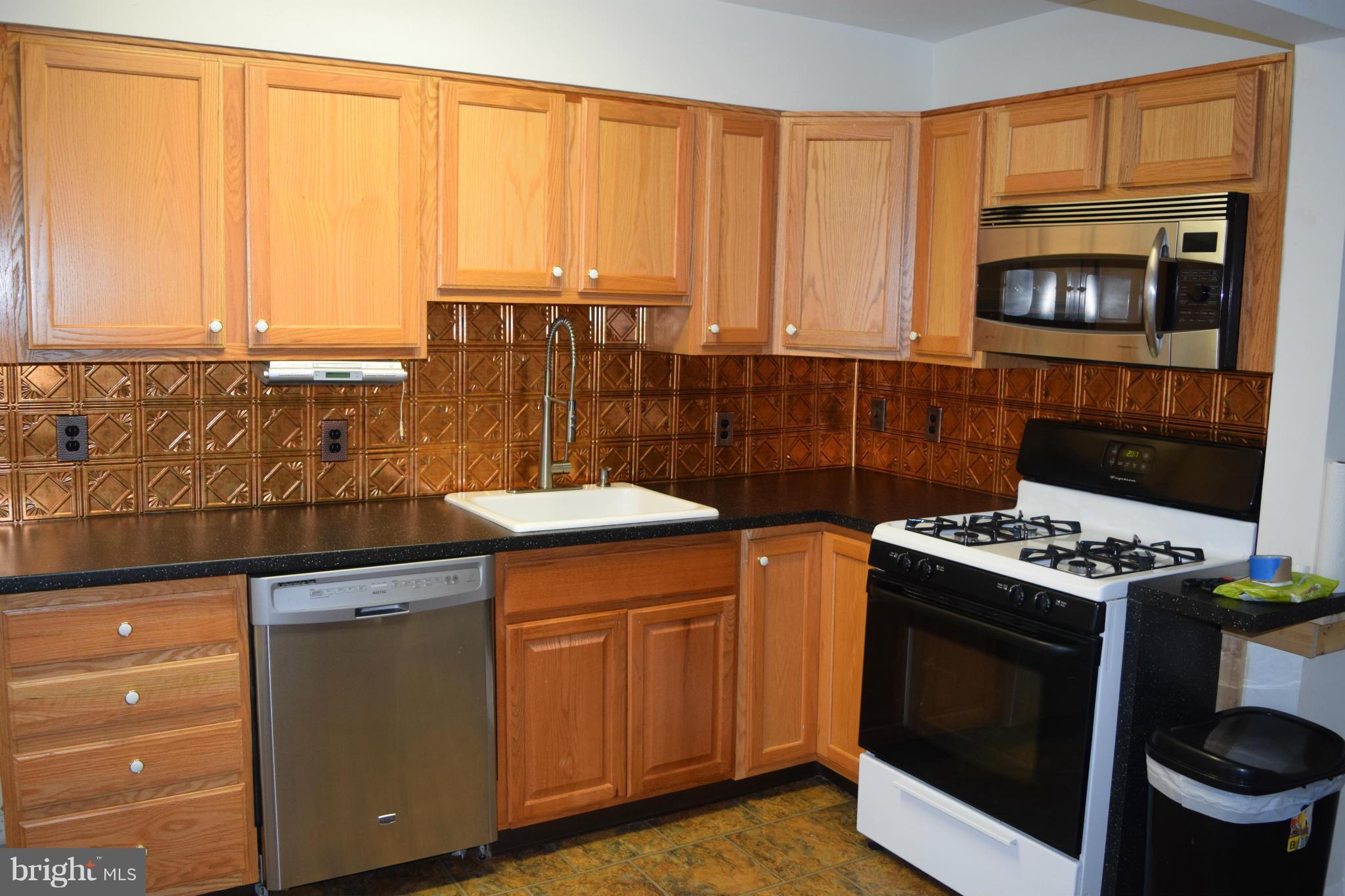 ROSEDALE - Residential Lease