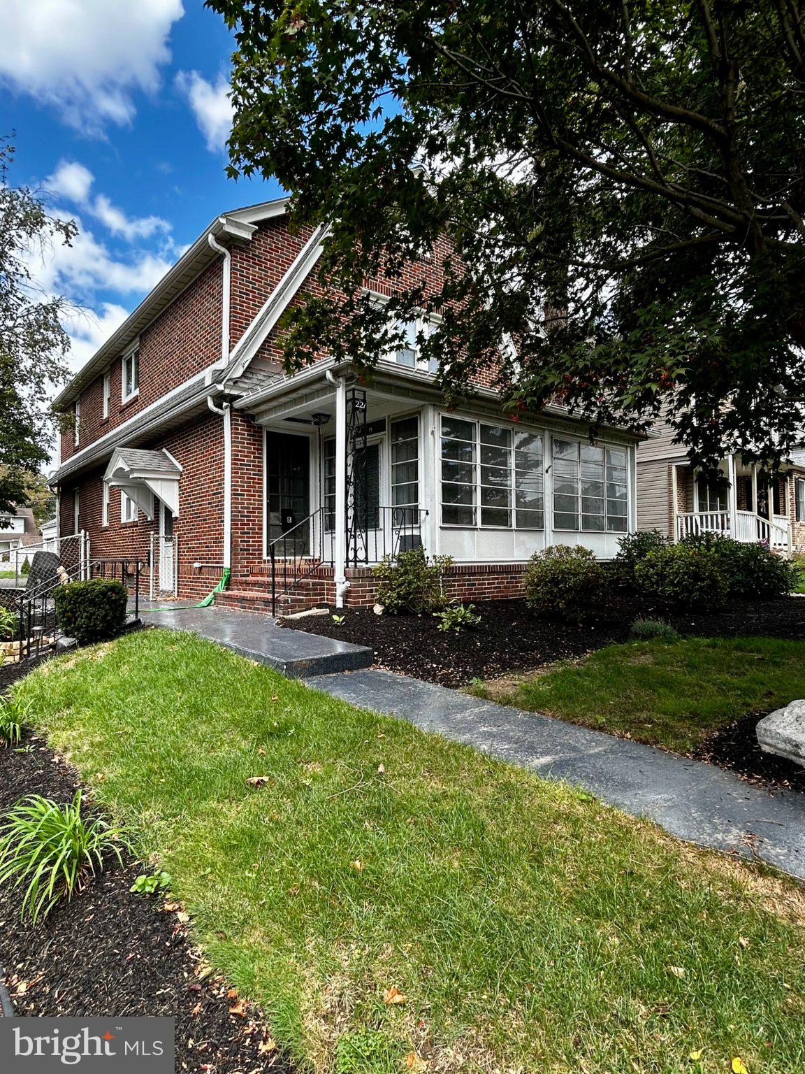 221 W KINGS HIGHWAY 1ST FL