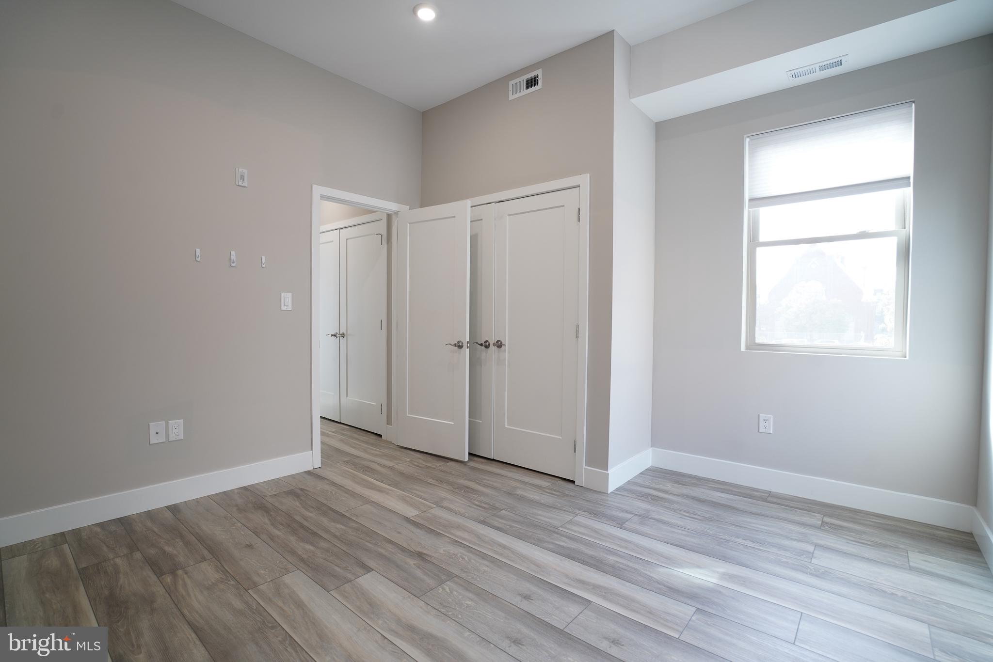 NORTHERN LIBERTIES - Commercial Sale