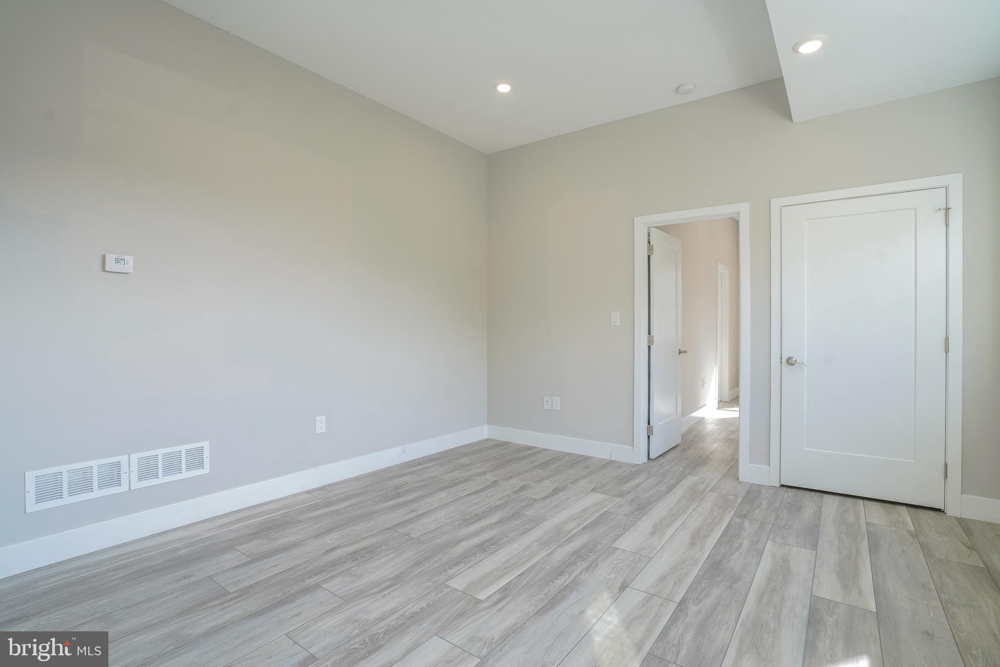 NORTHERN LIBERTIES - Commercial Sale