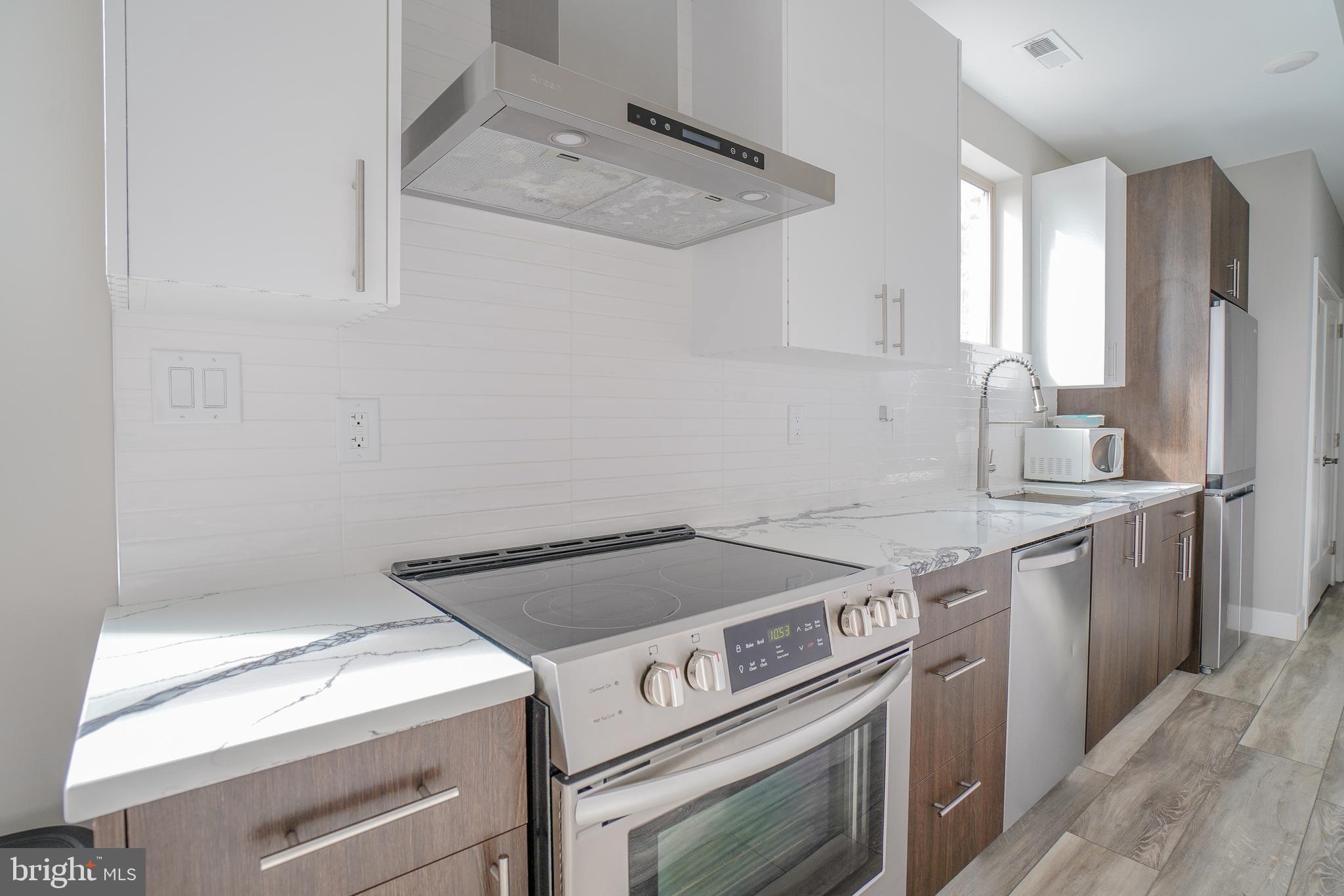 NORTHERN LIBERTIES - Commercial Sale