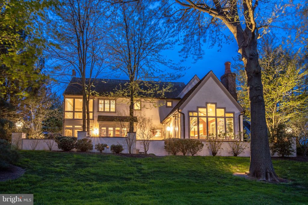 Photo of 62 OAKHILL DR, LITITZ, PA 17543 (MLS # PALA2033636)