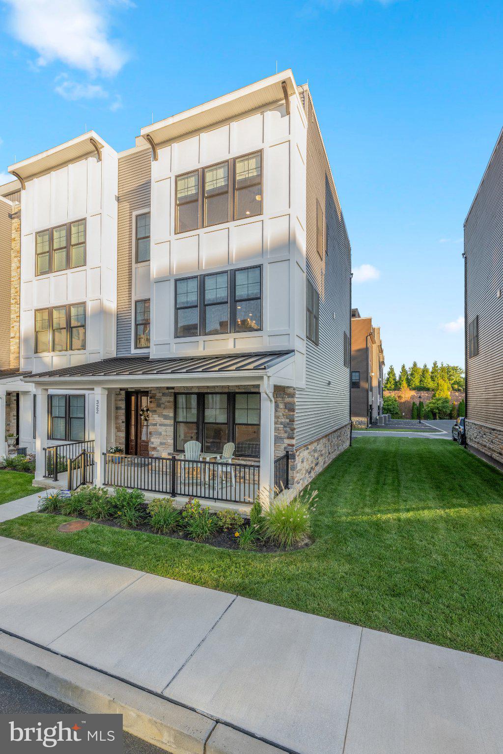 322 W SQUIRE DRIVE