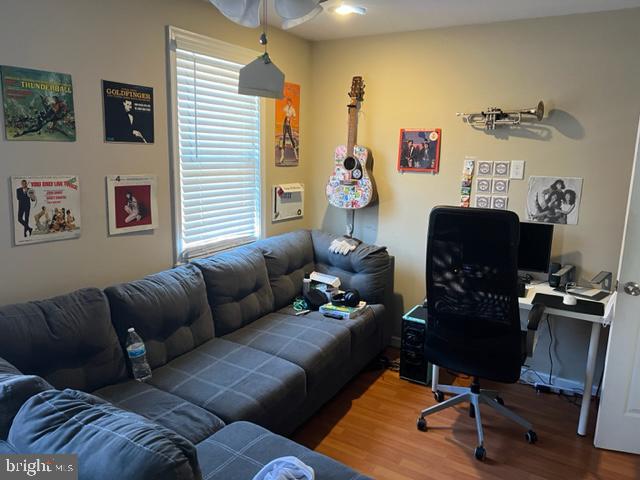 Charming 3 bedroom 2 bathroom apartment in Graduate Hospital. This bright unit features 3 spacious bedroom a large living room, updated kitchen & bathroom, Washer/Dryer in unit and Central Air. A quick walk to Center City, University City, Close to bus routes and the Broad street line. This apartment has it all...schedule a showing today!