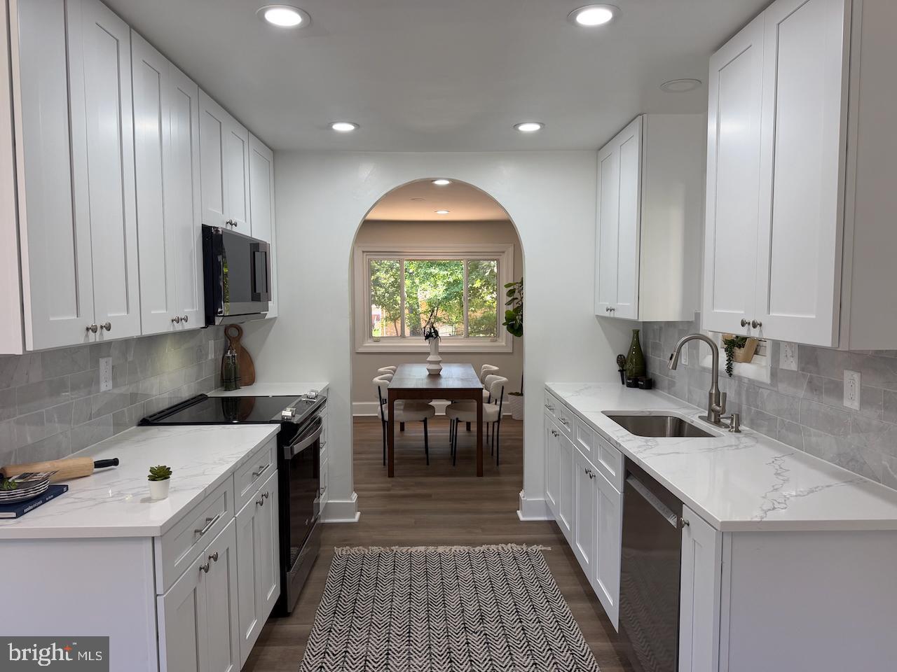 6505 ACORN COURT