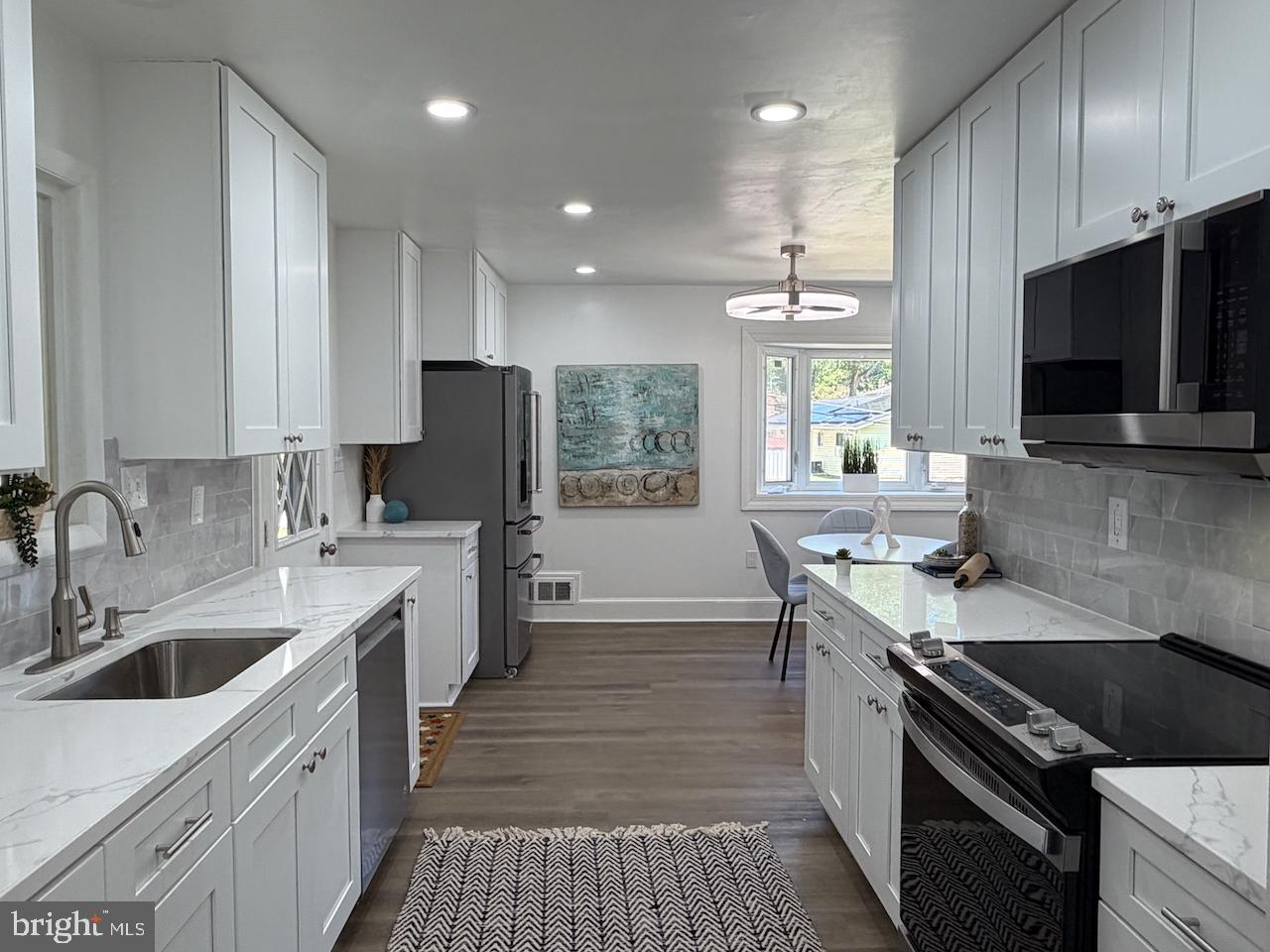 6505 ACORN COURT