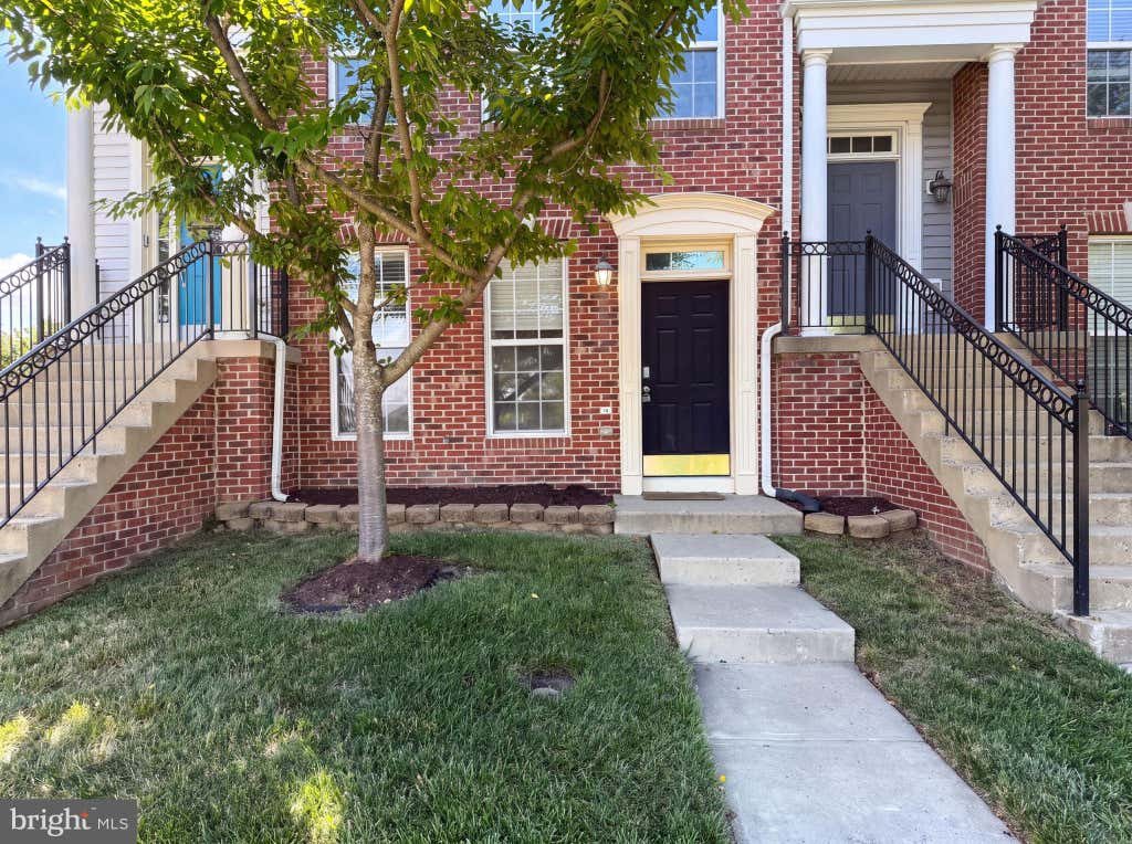 Photo of 15489 Chopawamsic Court, WOODBRIDGE, VA 22191 (MLS # VAPW2123928)