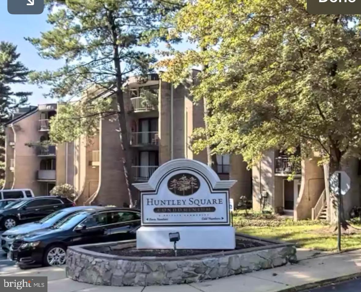 HUNTLEY SQUARE CONDOMINIUMS - Residential