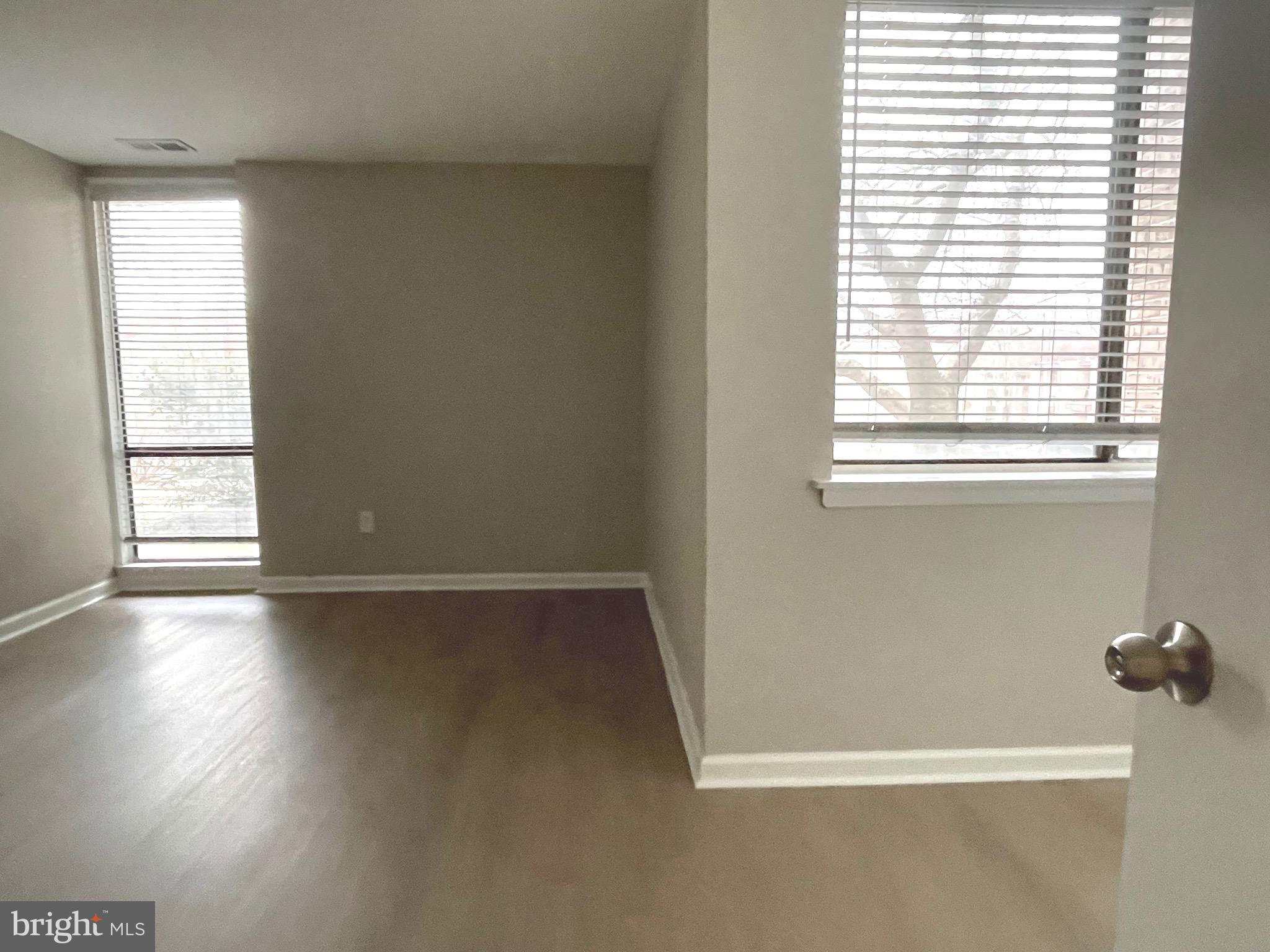 HUNTLEY SQUARE CONDOMINIUMS - Residential