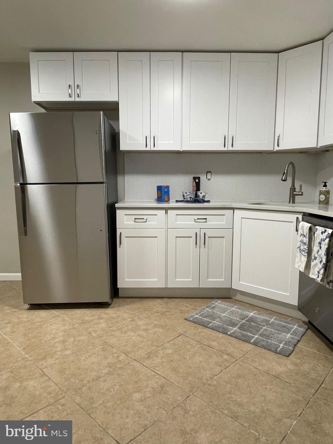 HUNTLEY SQUARE CONDOMINIUMS - Residential