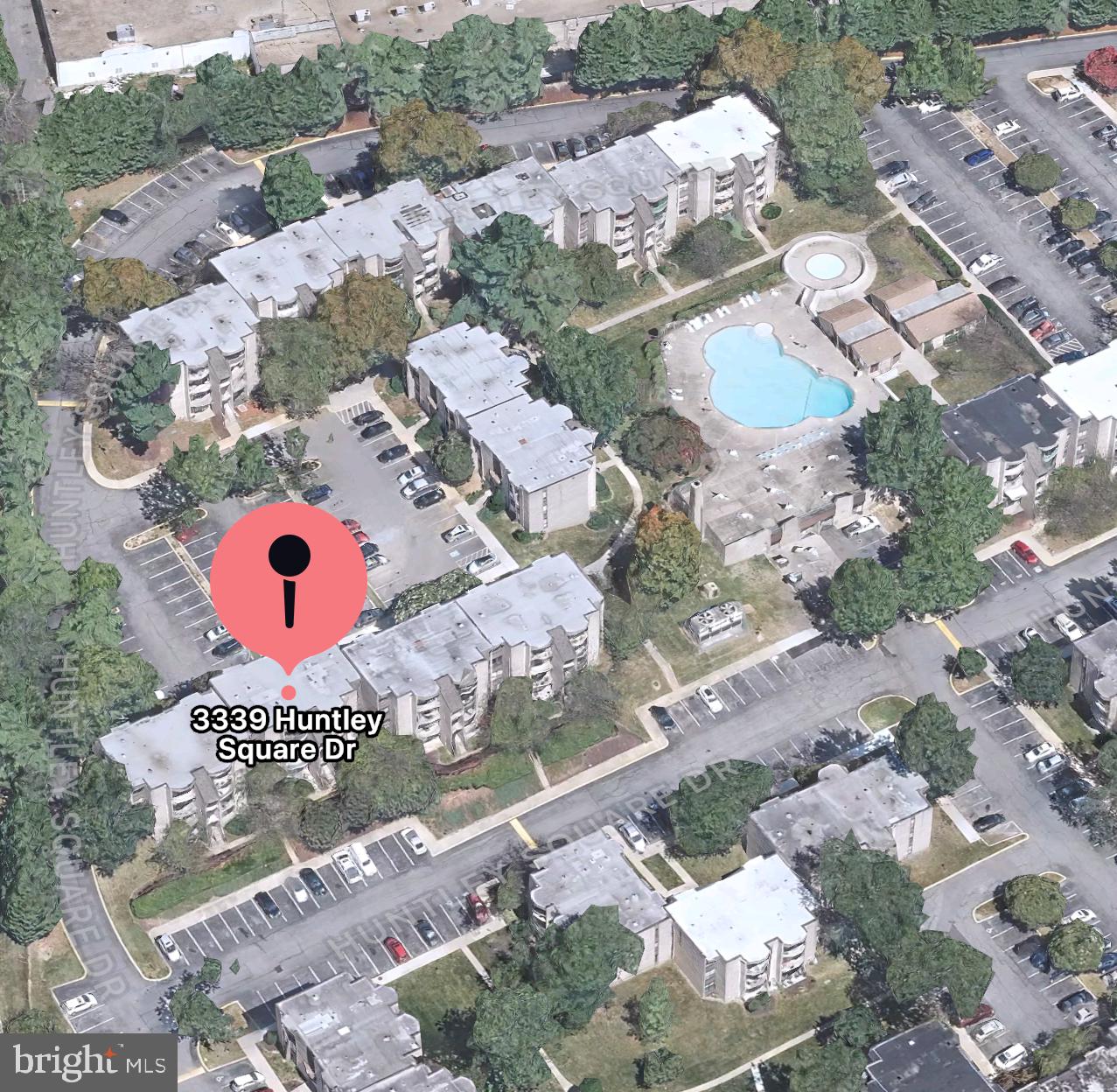 HUNTLEY SQUARE CONDOMINIUMS - Residential