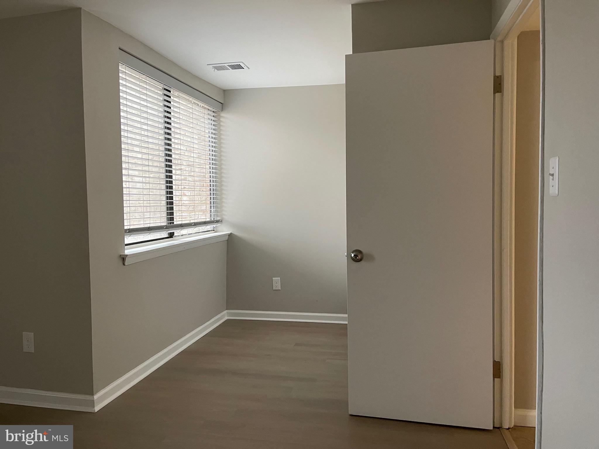 HUNTLEY SQUARE CONDOMINIUMS - Residential