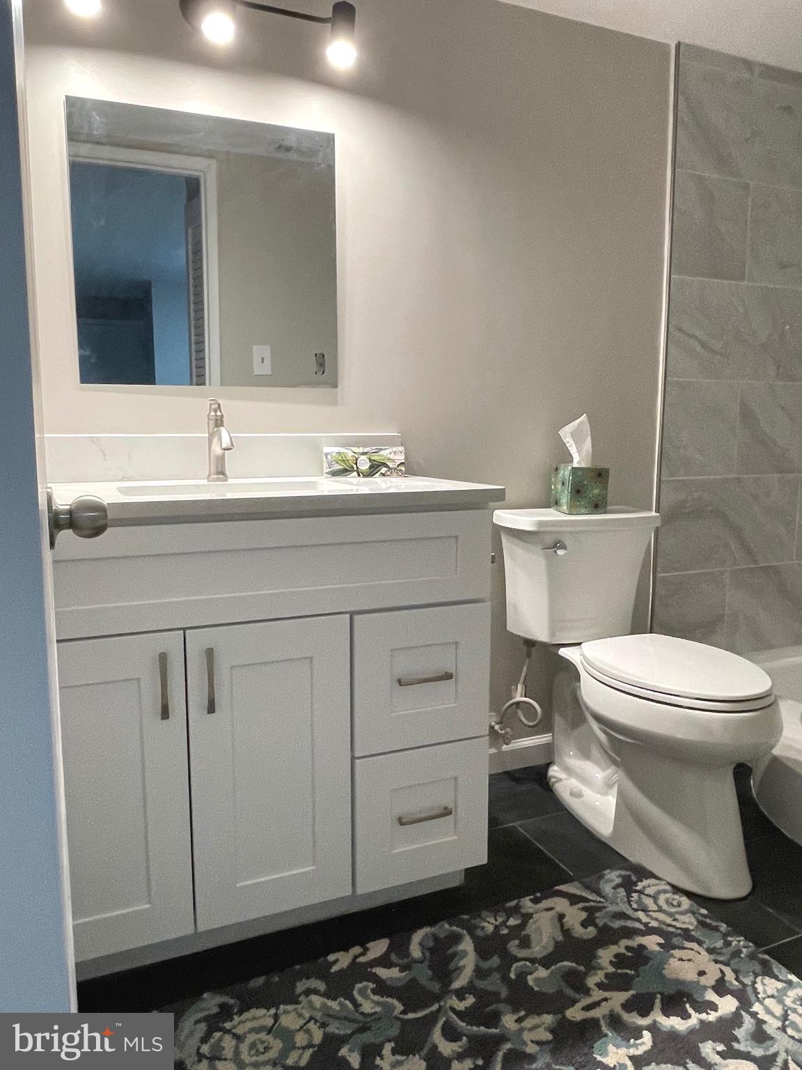 HUNTLEY SQUARE CONDOMINIUMS - Residential