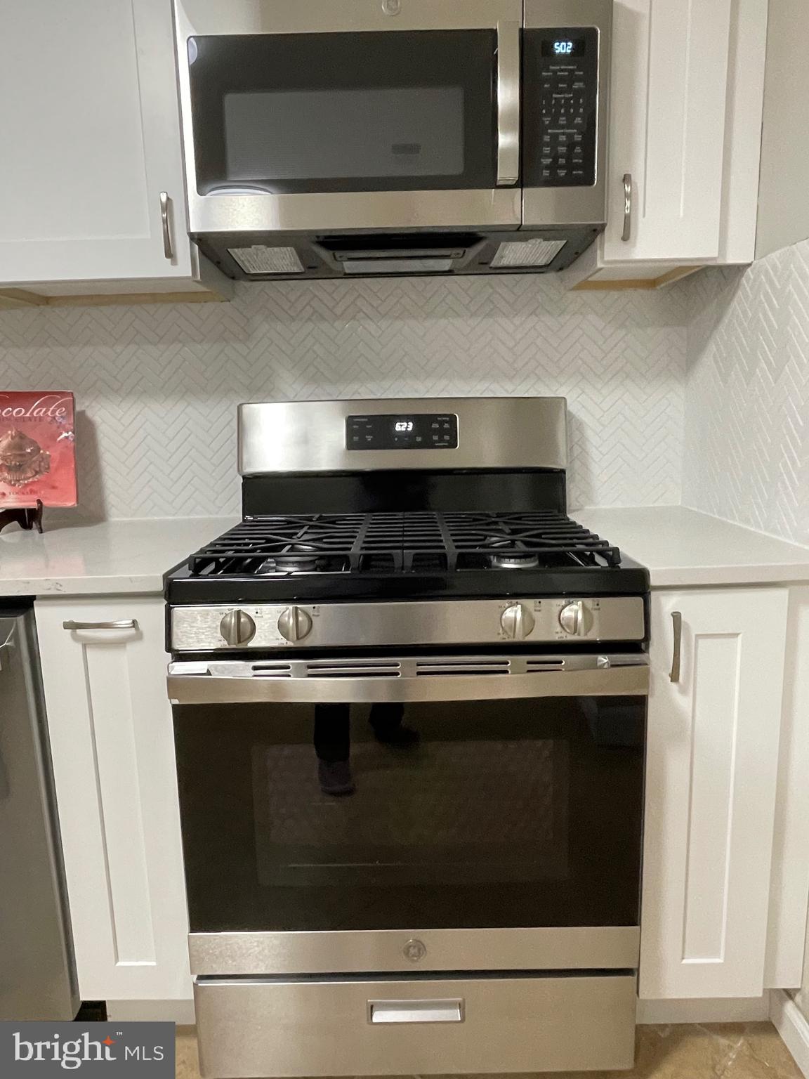 HUNTLEY SQUARE CONDOMINIUMS - Residential