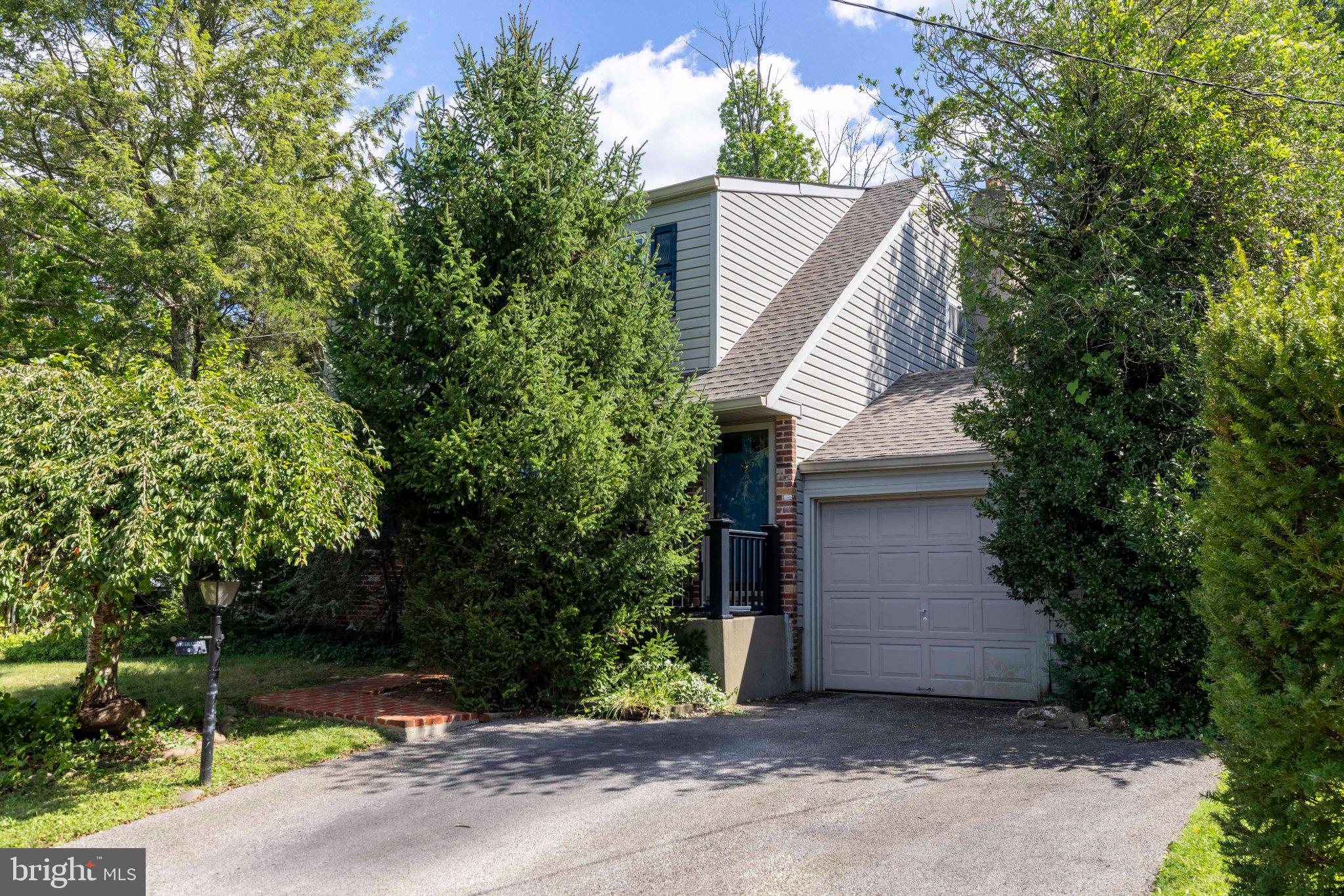 1059 MAPLE AVENUE