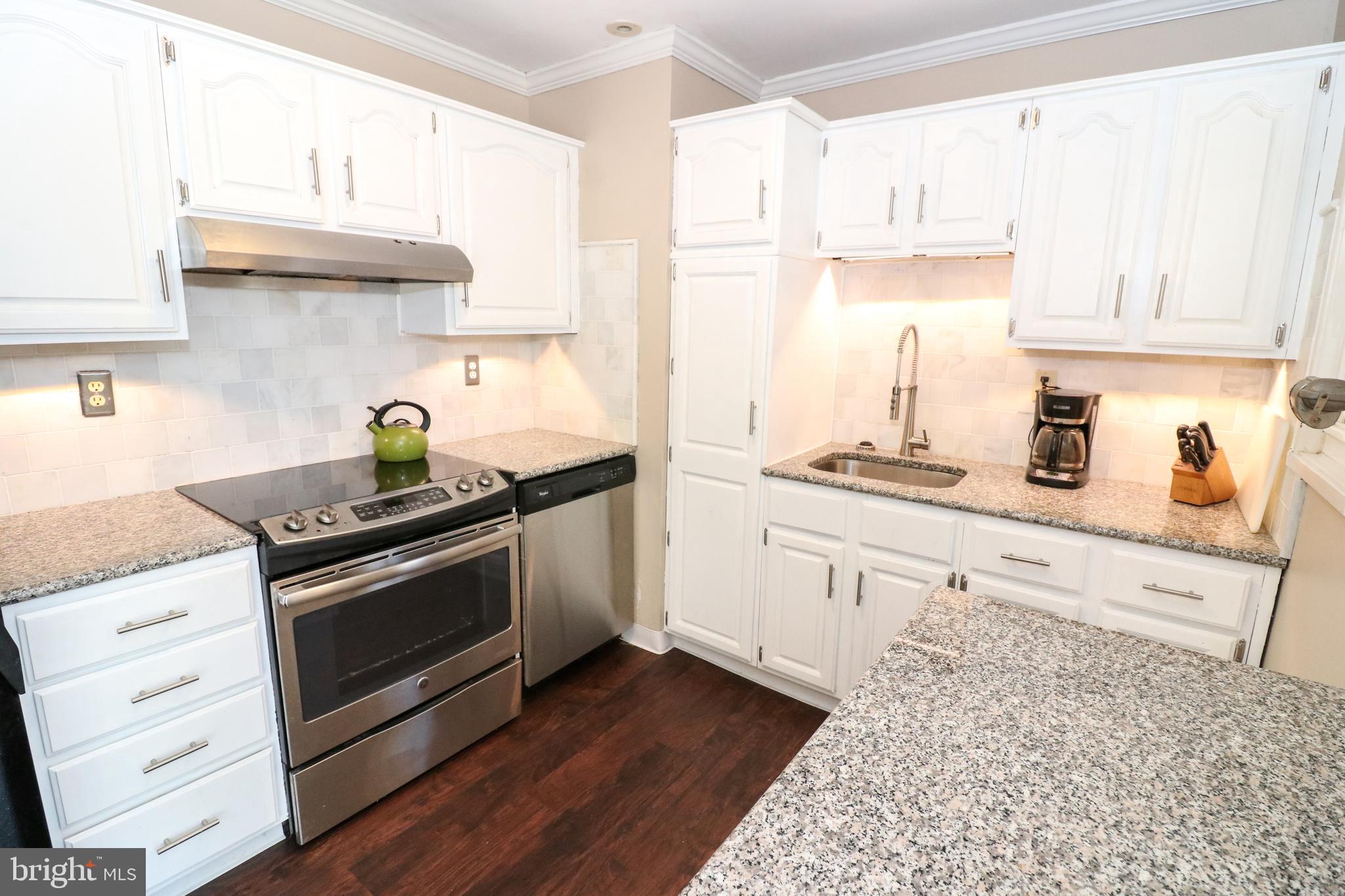 HILLSIDE VIL - Residential