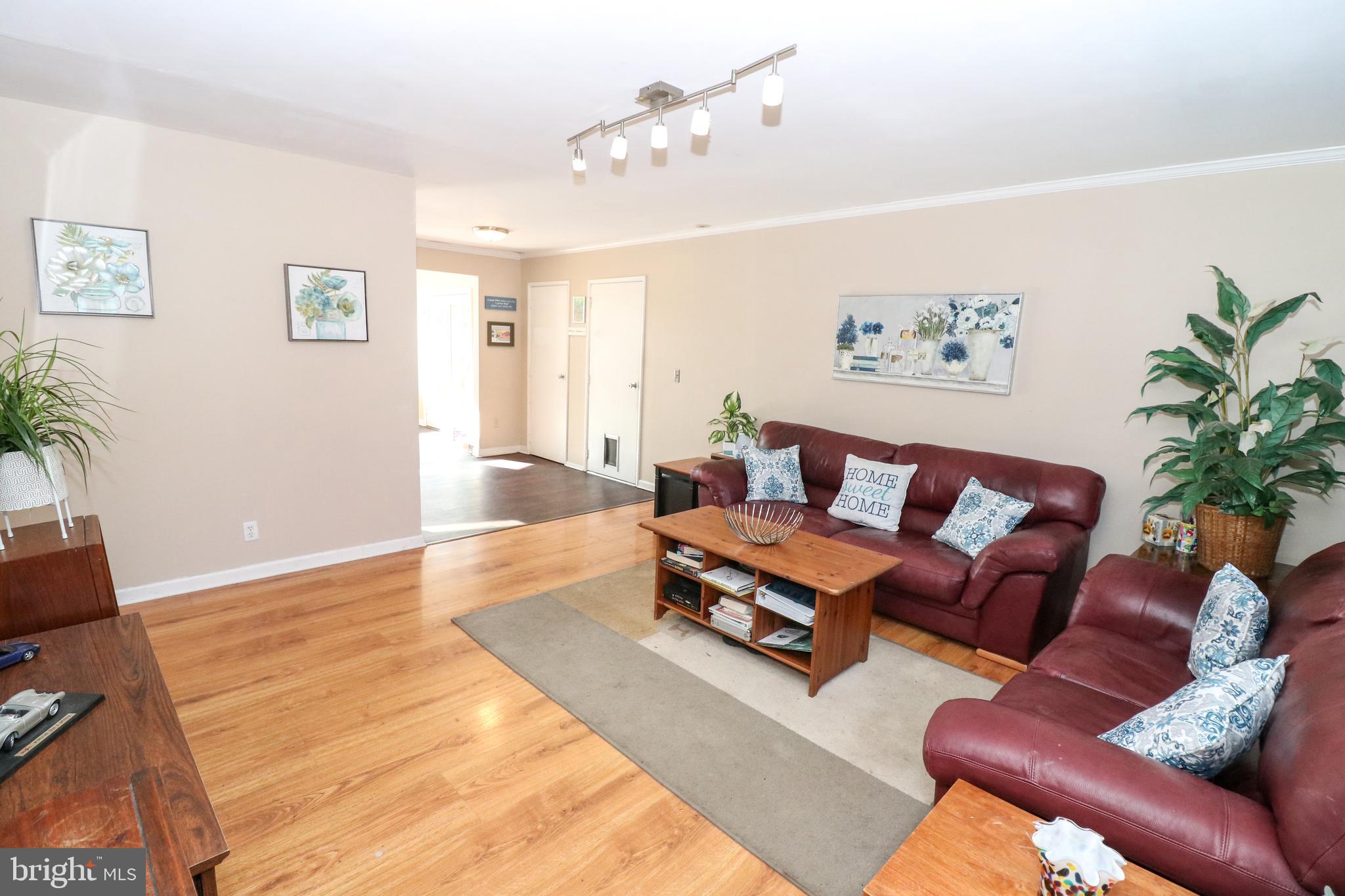 HILLSIDE VIL - Residential