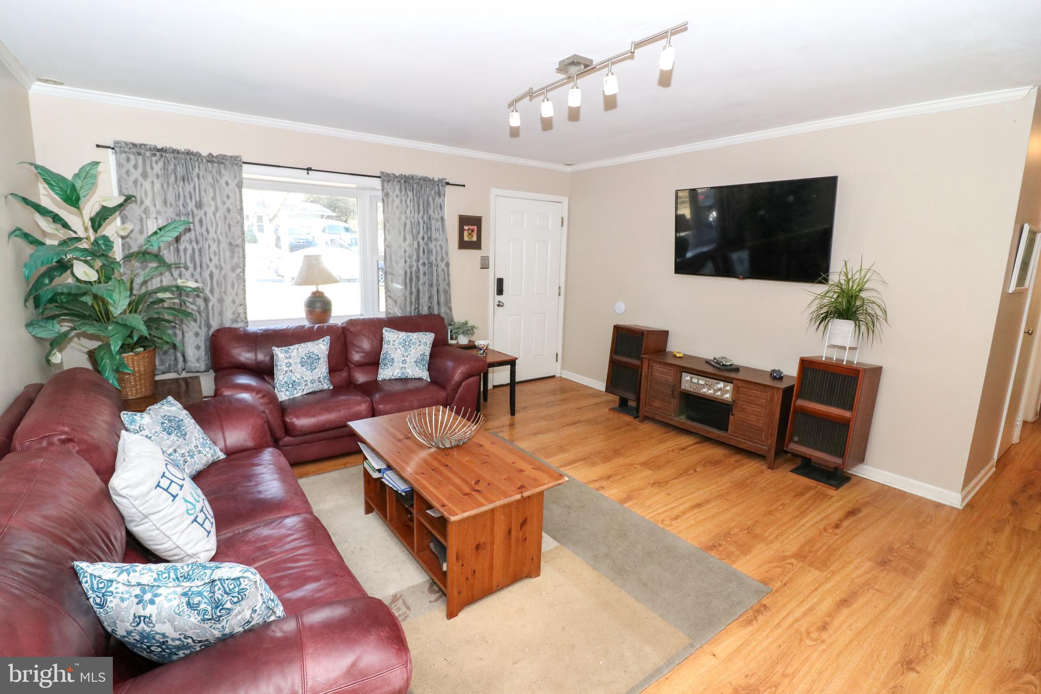 HILLSIDE VIL - Residential