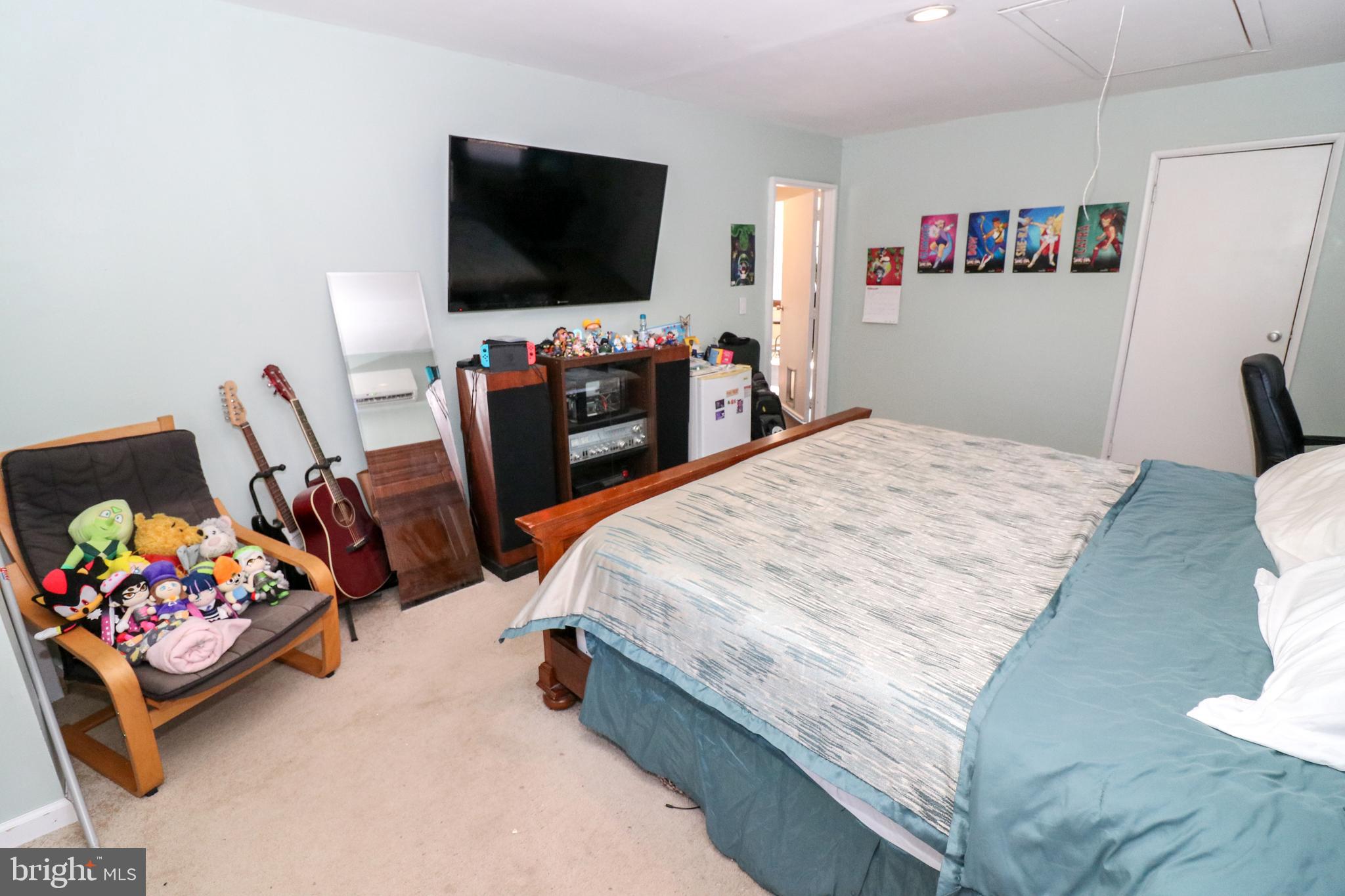 HILLSIDE VIL - Residential