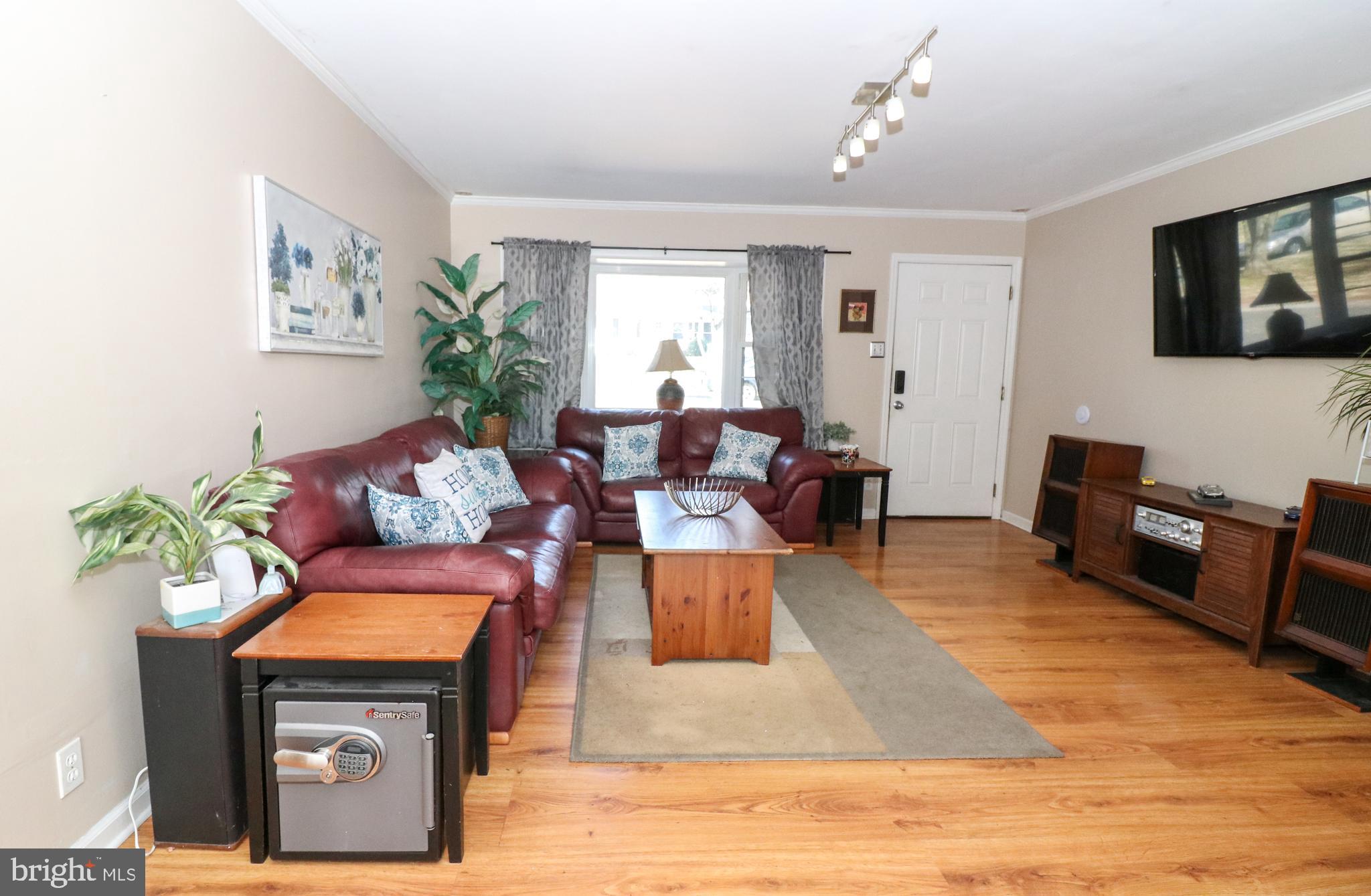 HILLSIDE VIL - Residential