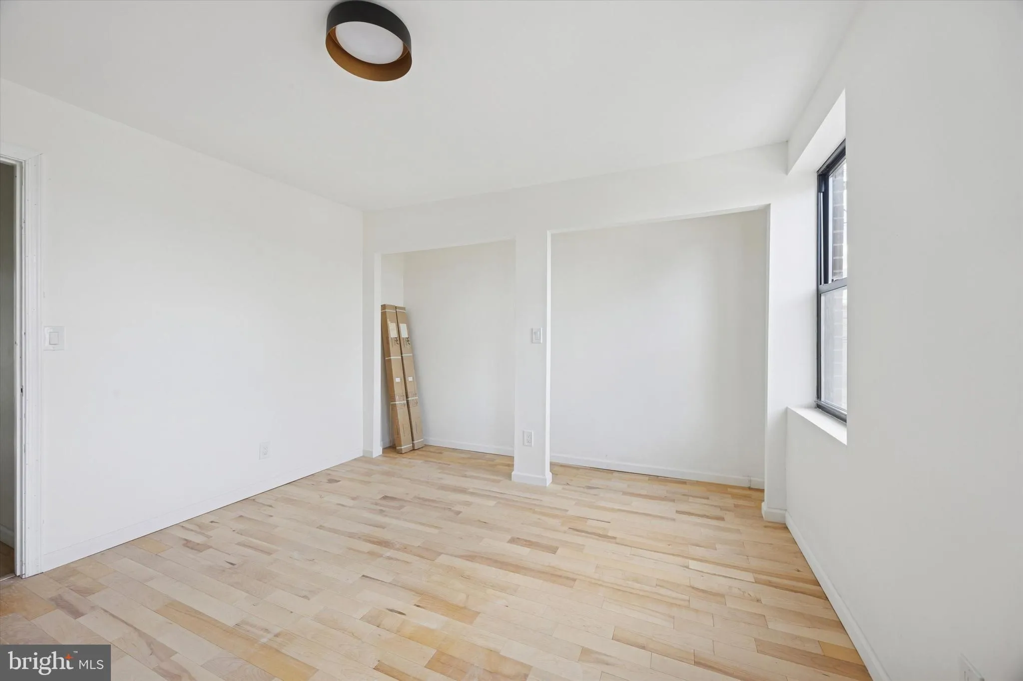 Philadelphia, Pennsylvania 19146, United States, 3 Bedrooms Bedrooms, ,2 BathroomsBathrooms,Residential,Active,252468