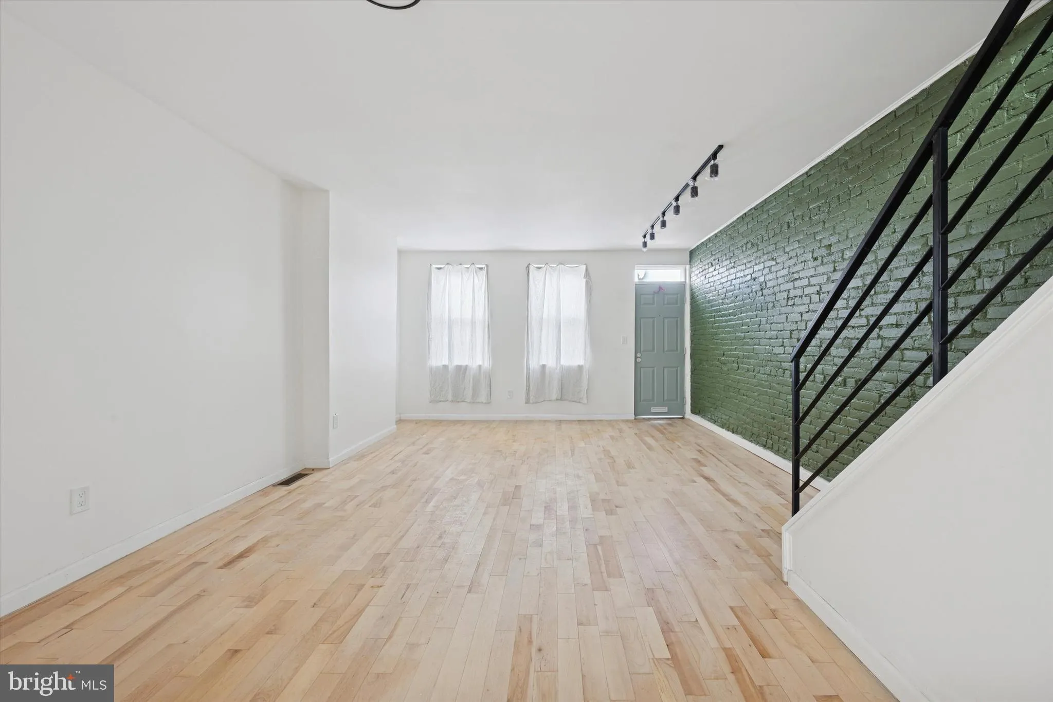 Philadelphia, Pennsylvania 19146, United States, 3 Bedrooms Bedrooms, ,2 BathroomsBathrooms,Residential,Active,252468