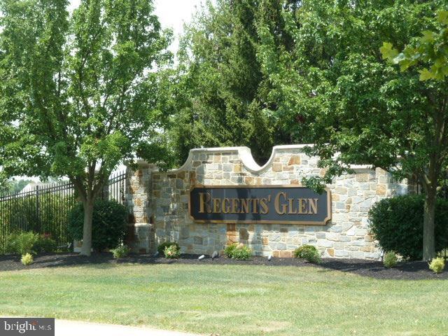 REGENTS GLEN/ROYAL OAKS - Residential