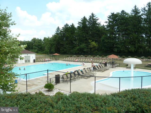 REGENTS GLEN/ROYAL OAKS - Residential