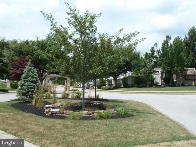 REGENTS GLEN/ROYAL OAKS - Residential