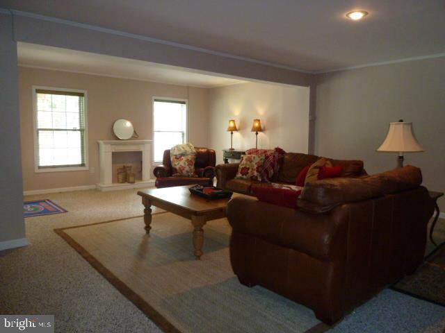 REGENTS GLEN/ROYAL OAKS - Residential