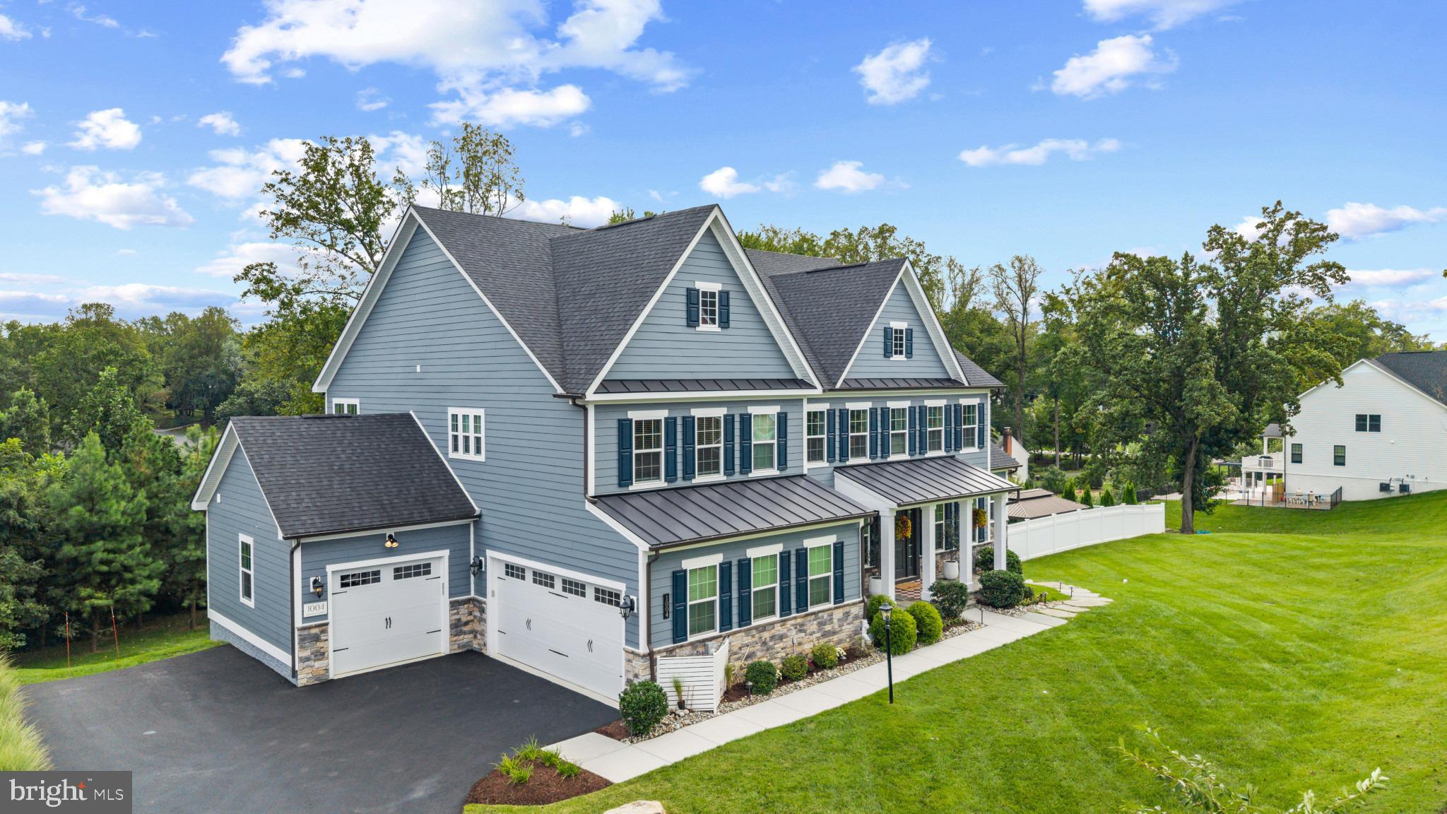1004 GRANDA FLORA COURT