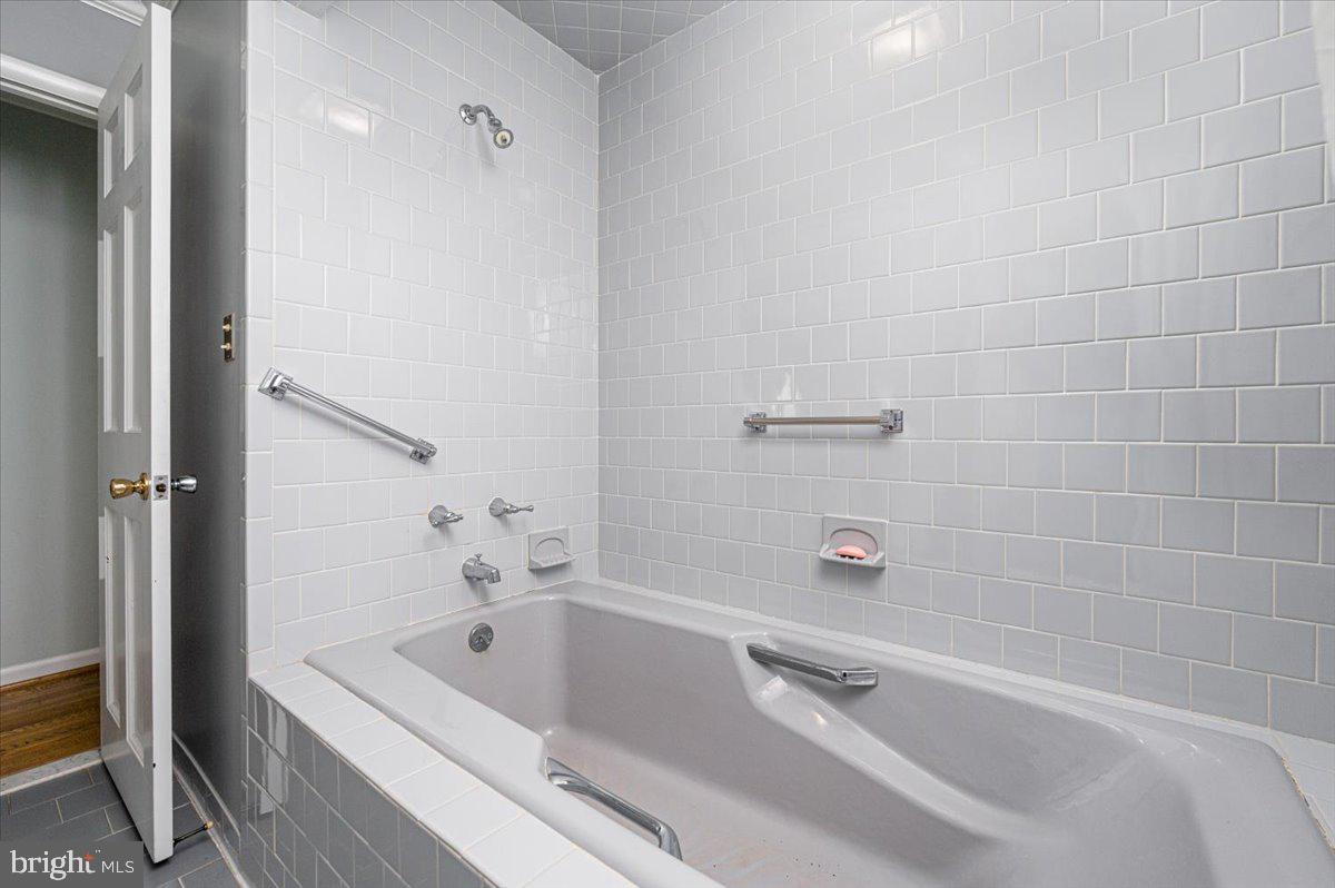 SILLERY BAY - Residential