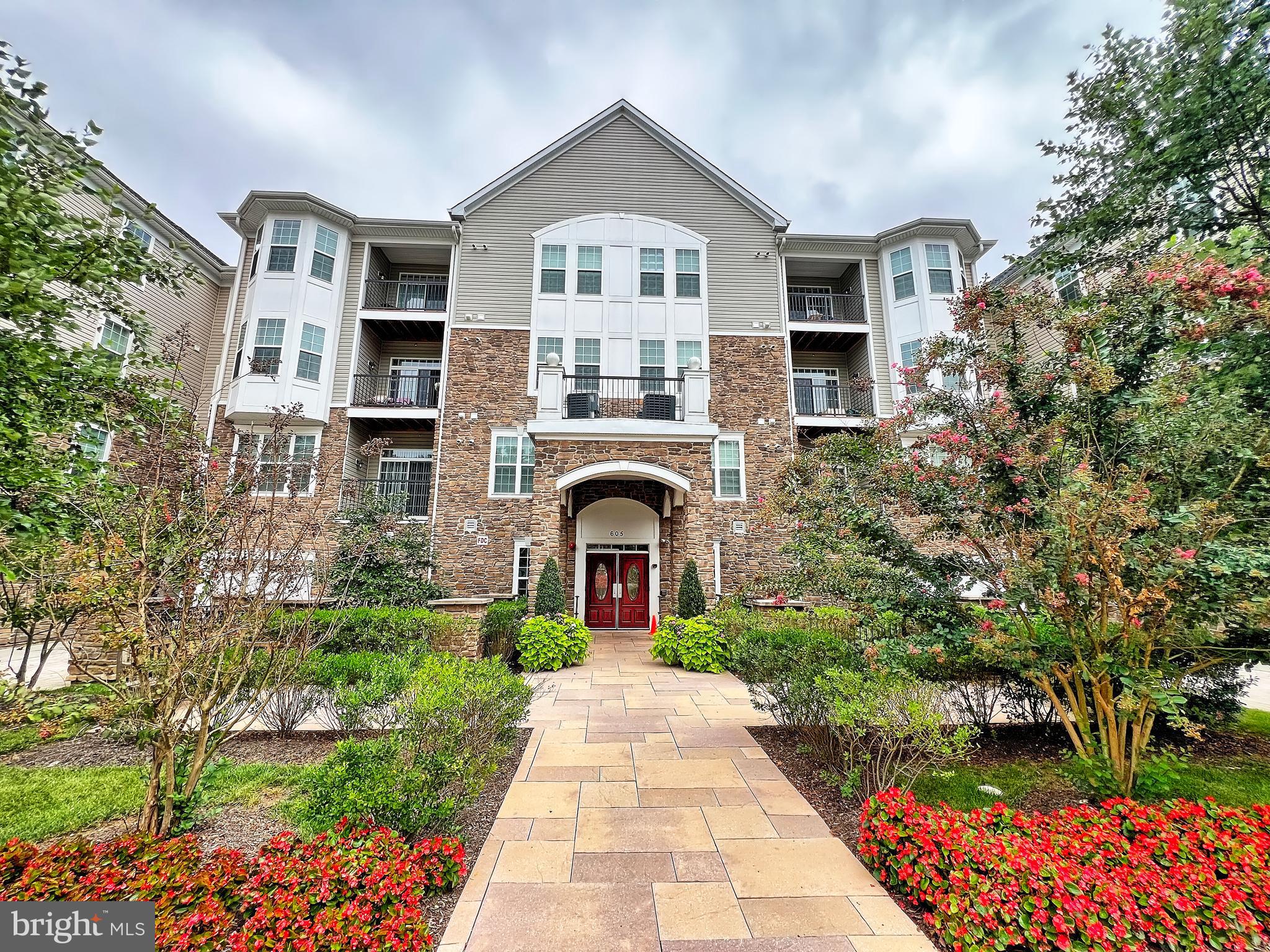 Rarely available 3 brm 2 ba lakeview condo in a sought after 55+ Gatherings at Quarry Lake community. This is the largest model overlooking the lake, full of upgrades .Featuring open and bright floorplan. Gleaming floors throughout. Upgraded kitchen w/ SS appliances and granite. Three large bedrooms. Main suite has a huge spa bath. Amenities include clubhouse with fitness center and outdoor pool, dog park, and lakeside walking path. MUST SEE.