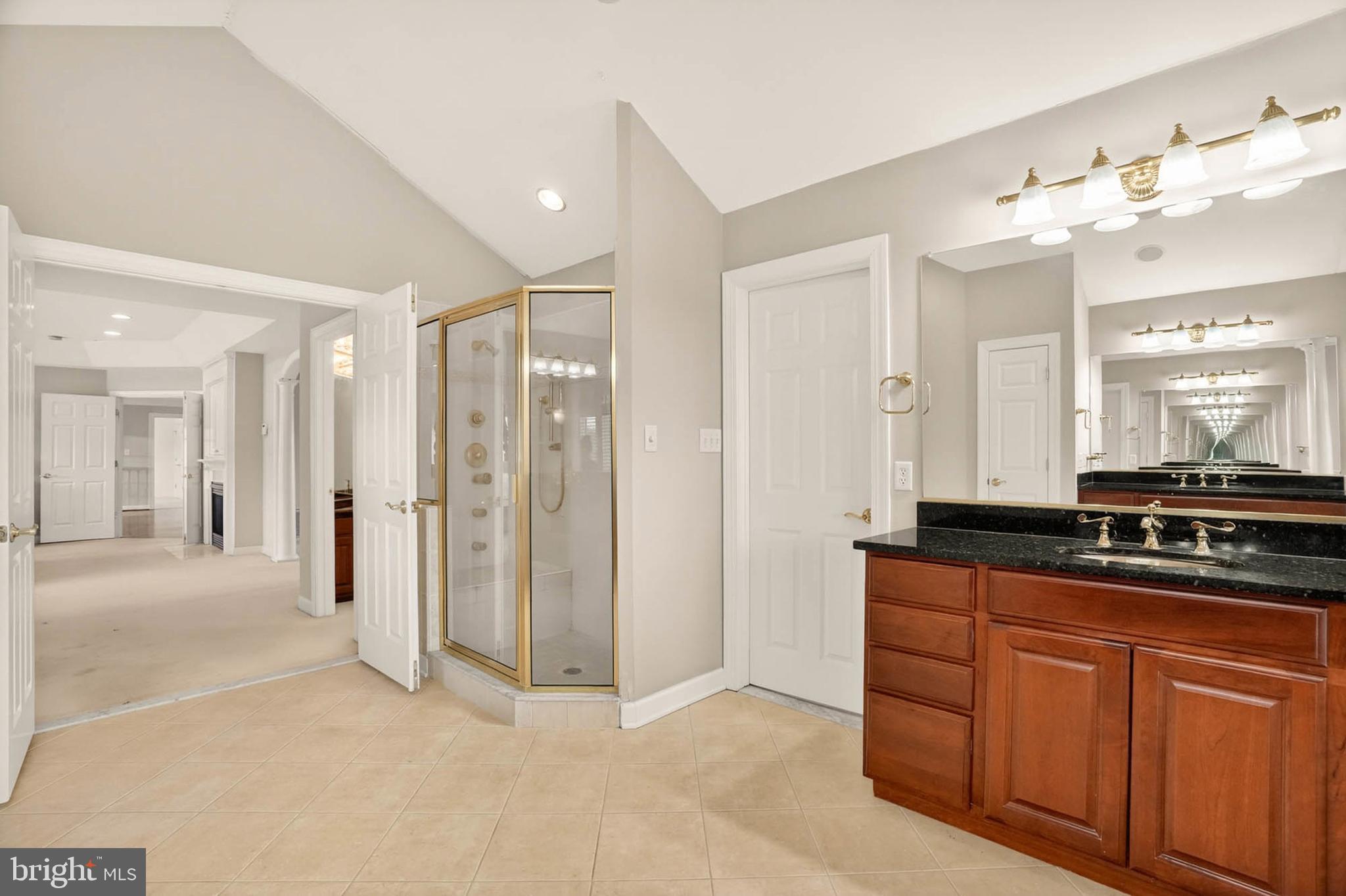 LITTLE CALEDONIA - Residential